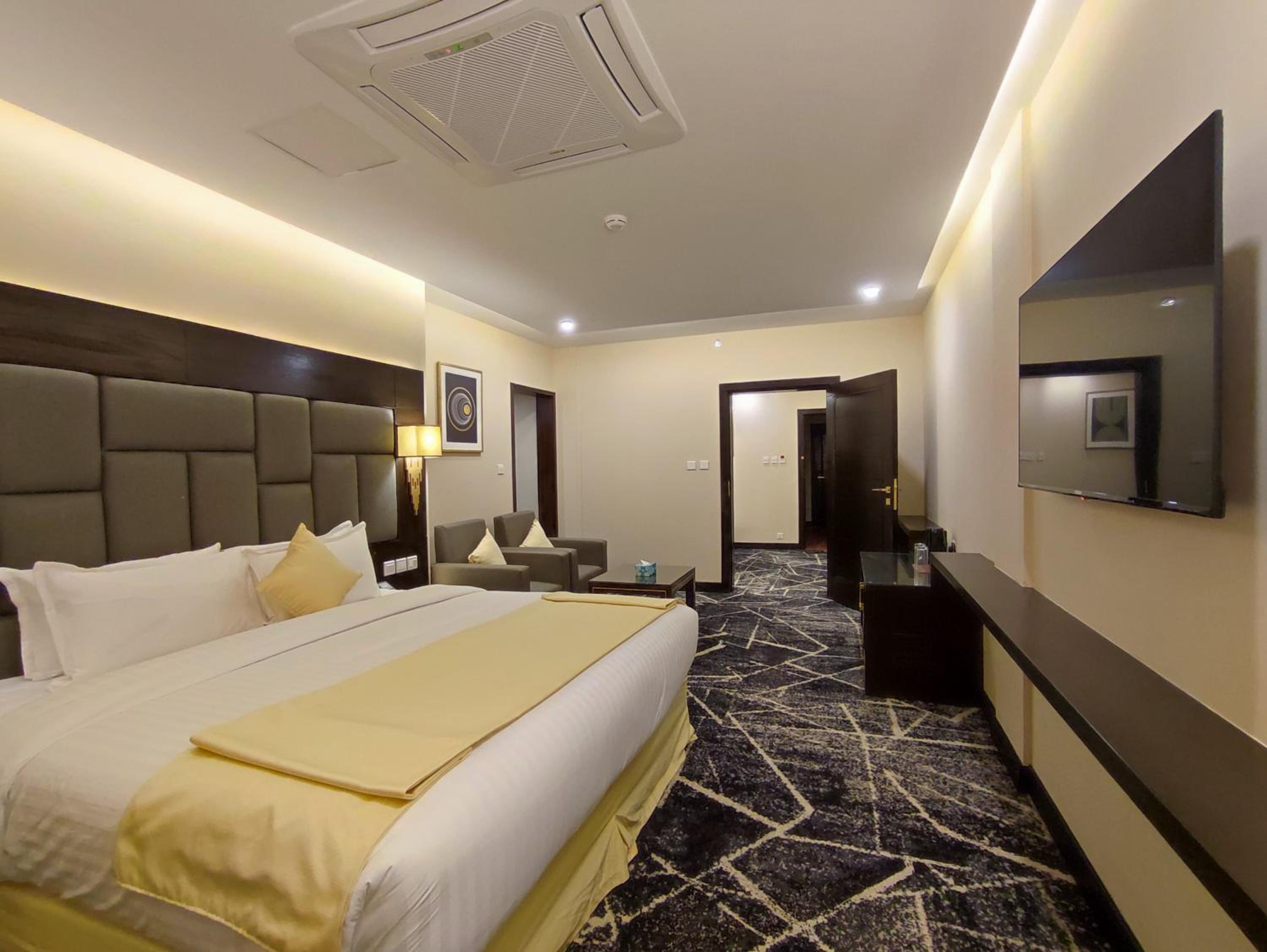 Family Suite with Pine View - Photo 1