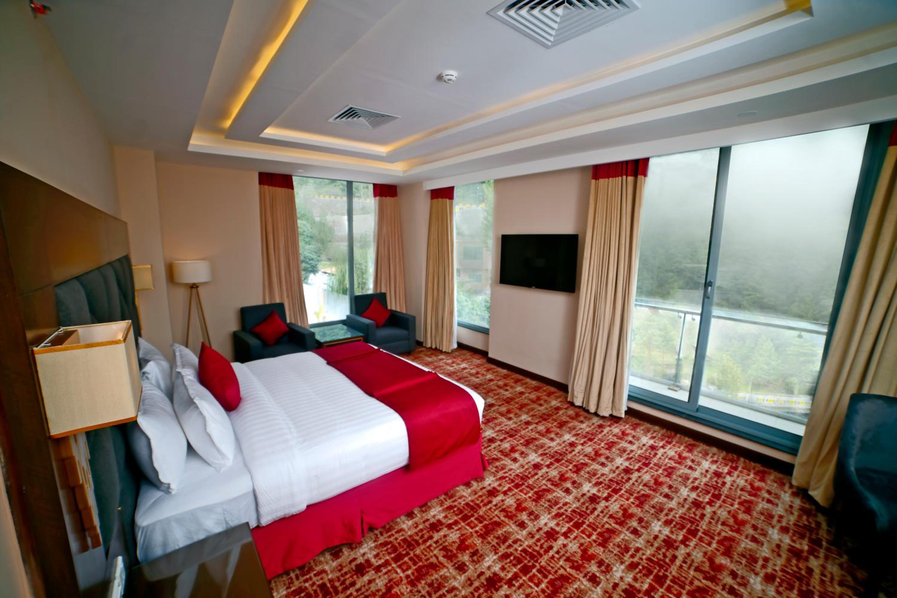Ambassador Suite with Pine View - Photo 1