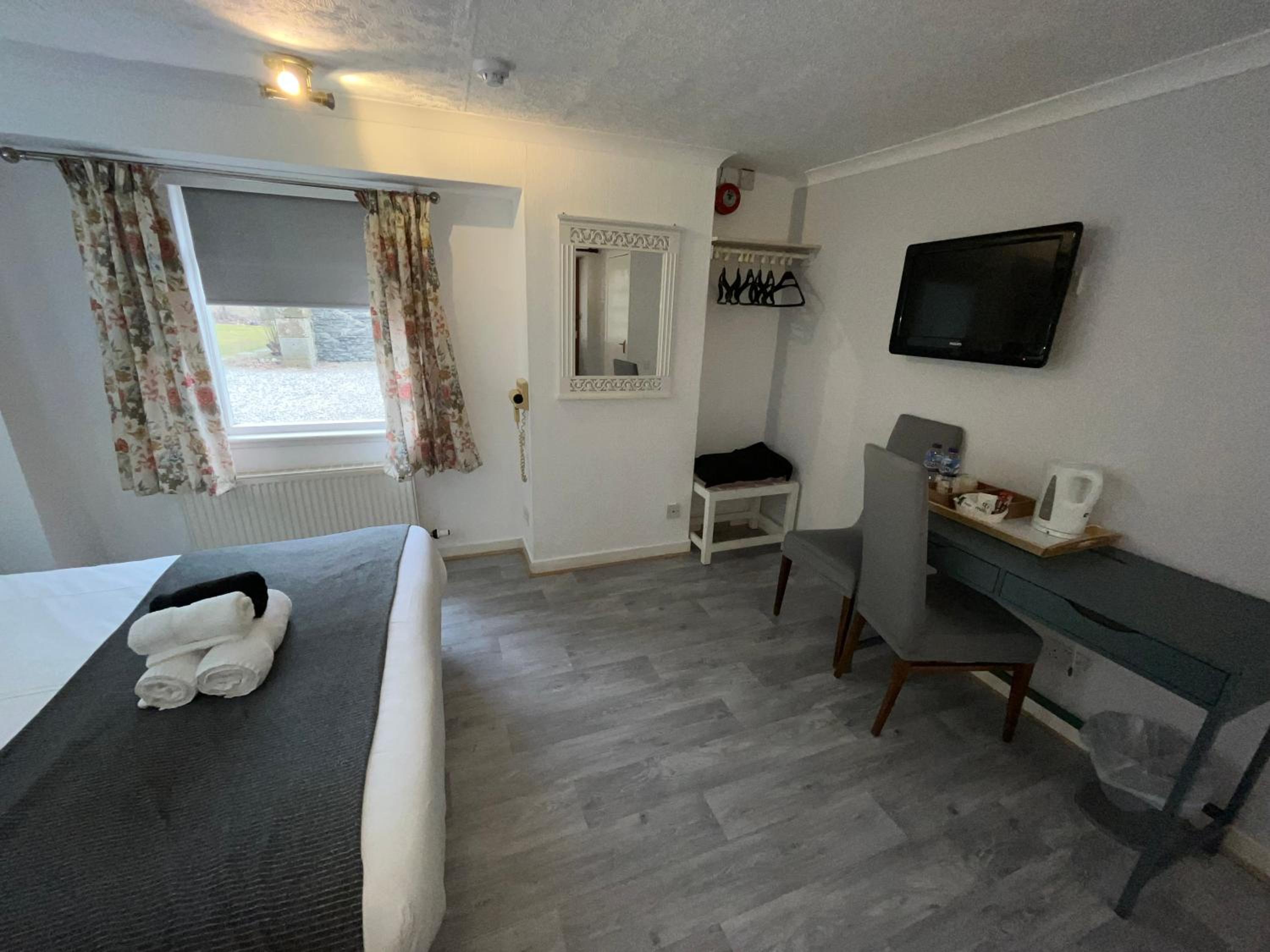 Double Room - Photo 2