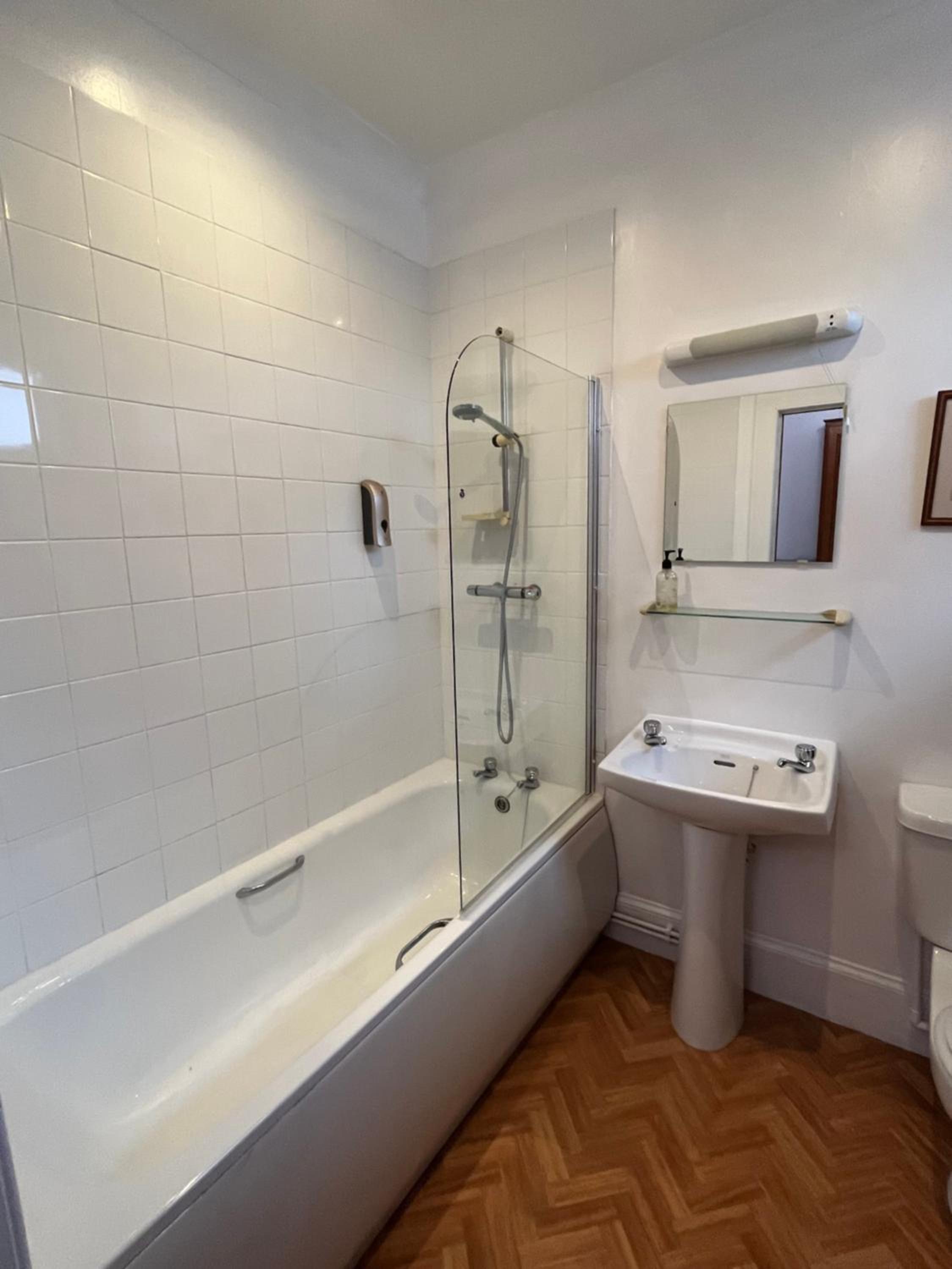 Standard Twin Room with Garden View - Photo 8
