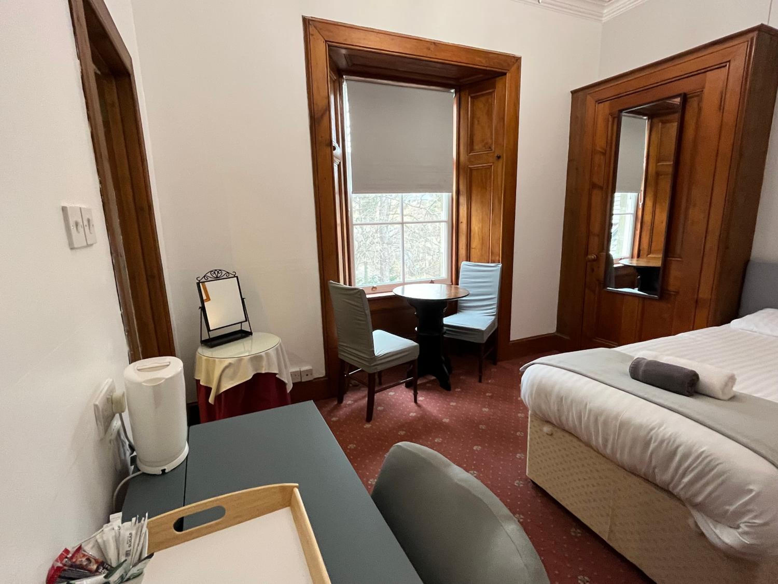Standard Twin Room with Garden View - Photo 7