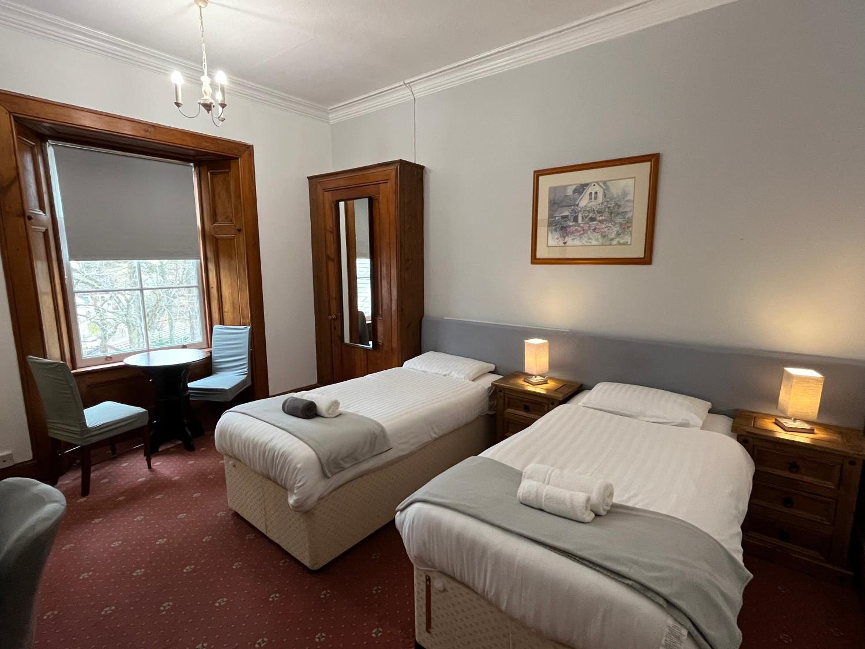 Standard Twin Room with Garden View - Photo 2