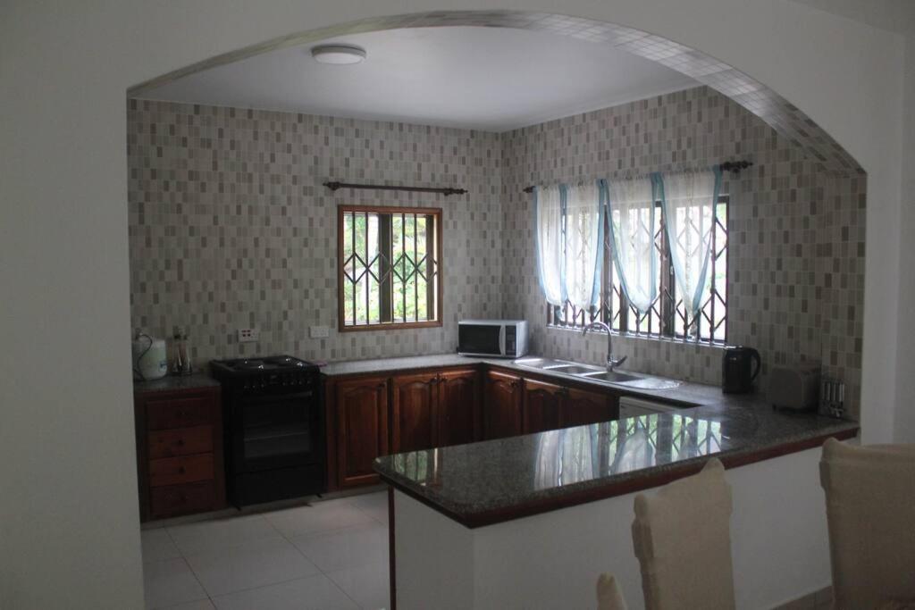 Three-Bedroom Villa photo 2