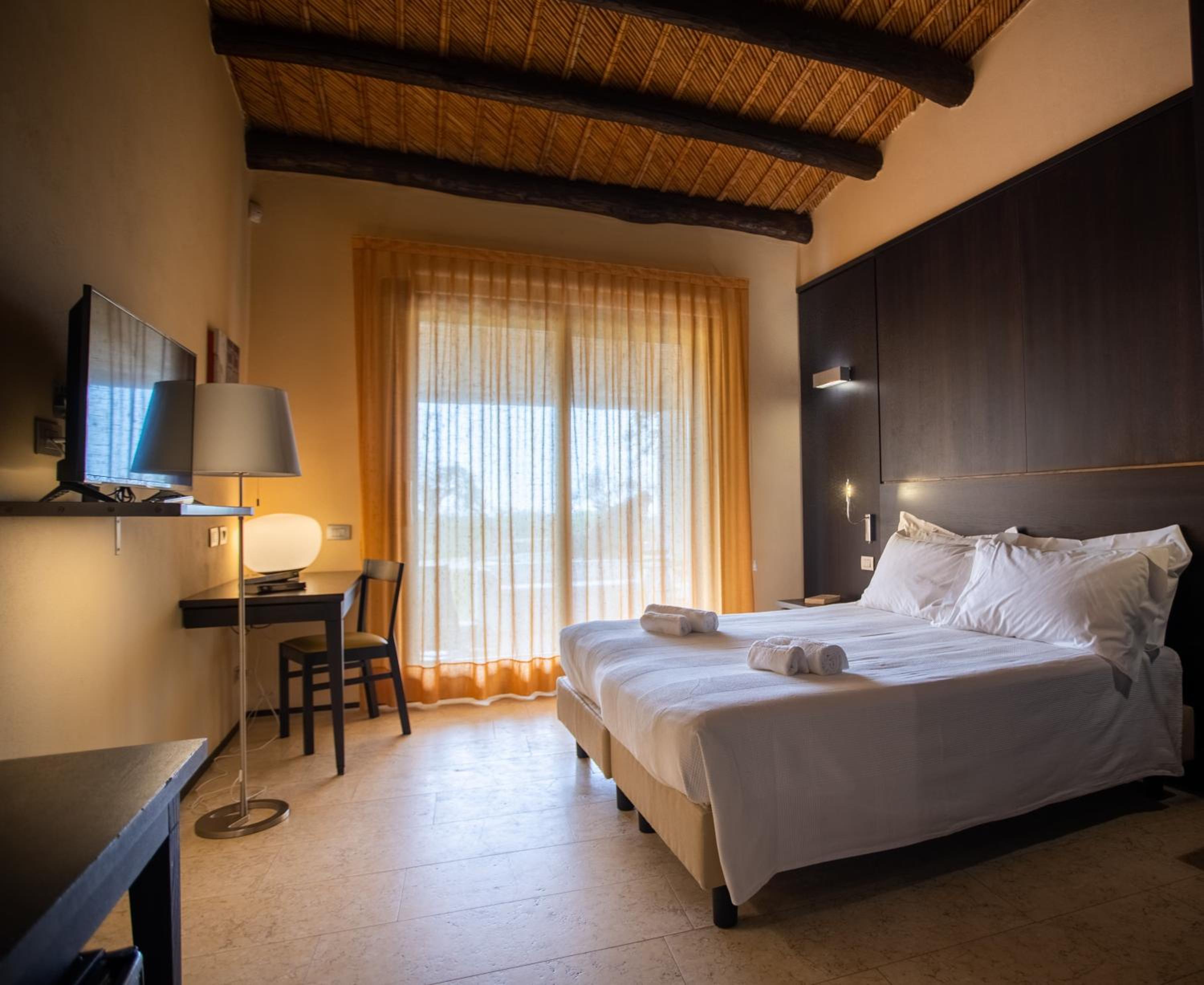 Deluxe Double or Twin Room photo 1
