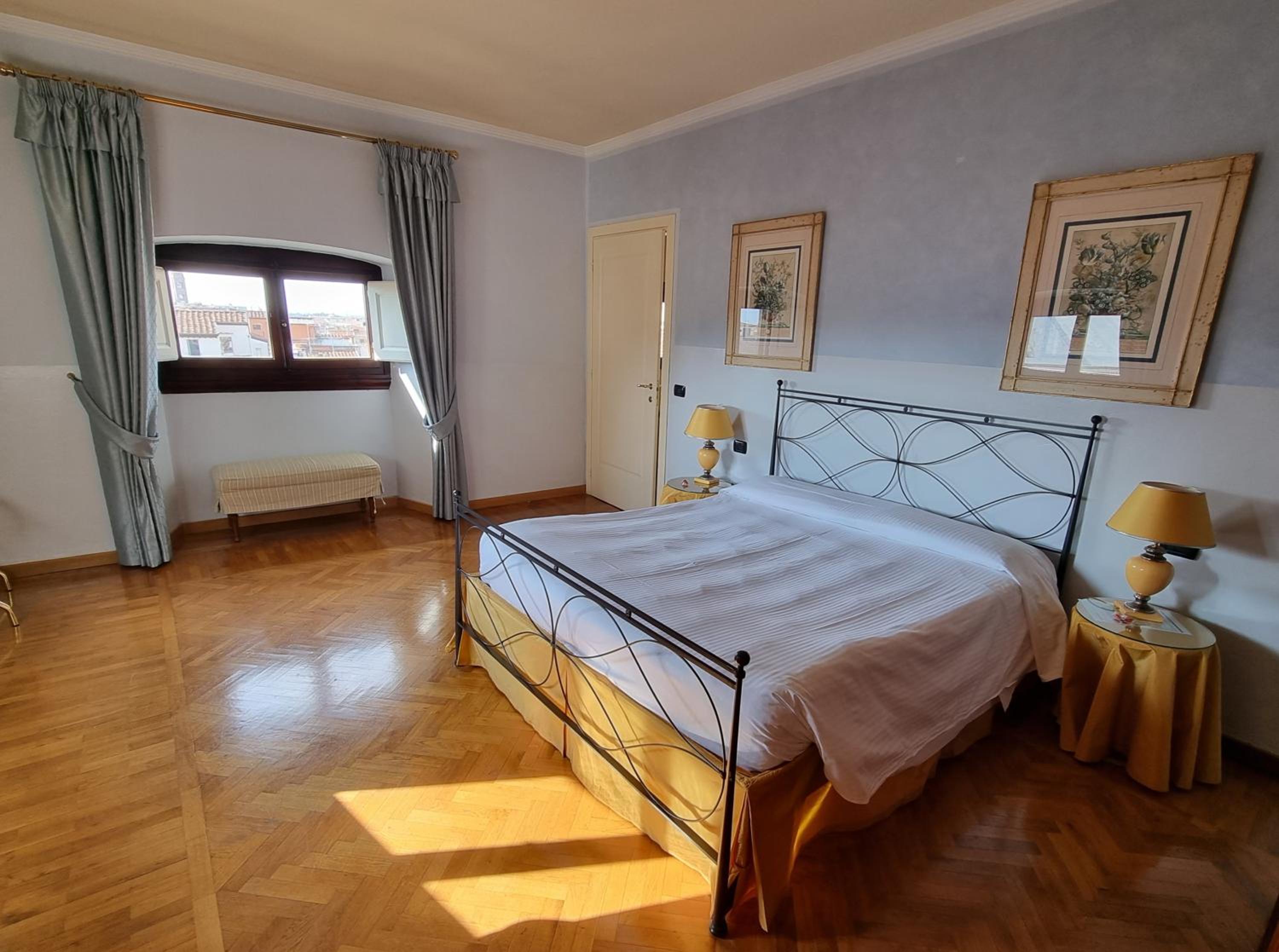 One-Bedroom Apartment with City View (2 Adults) photo 2