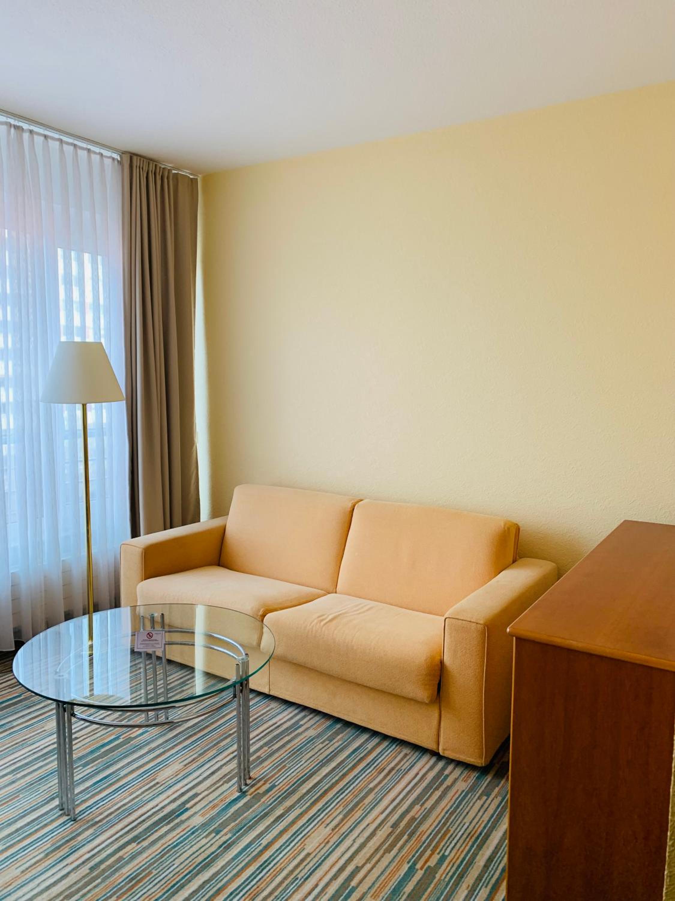 Family Room - Photo 3