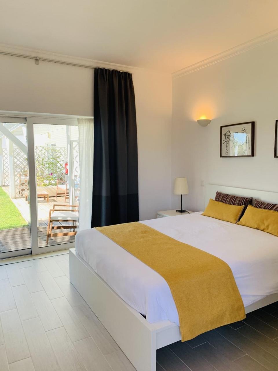 Double Room with Pool View photo 2