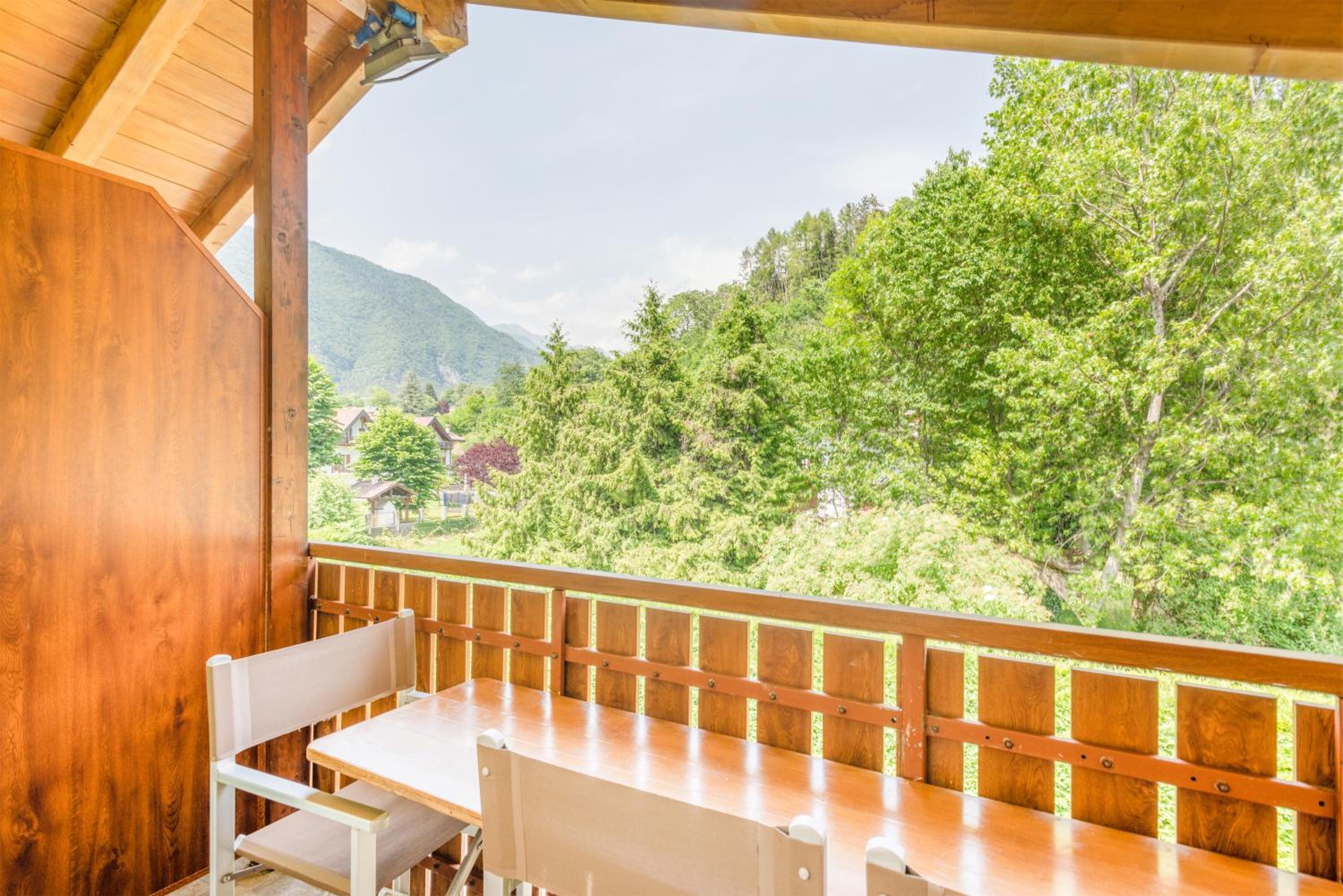 Apartment with Mountain View photo 2