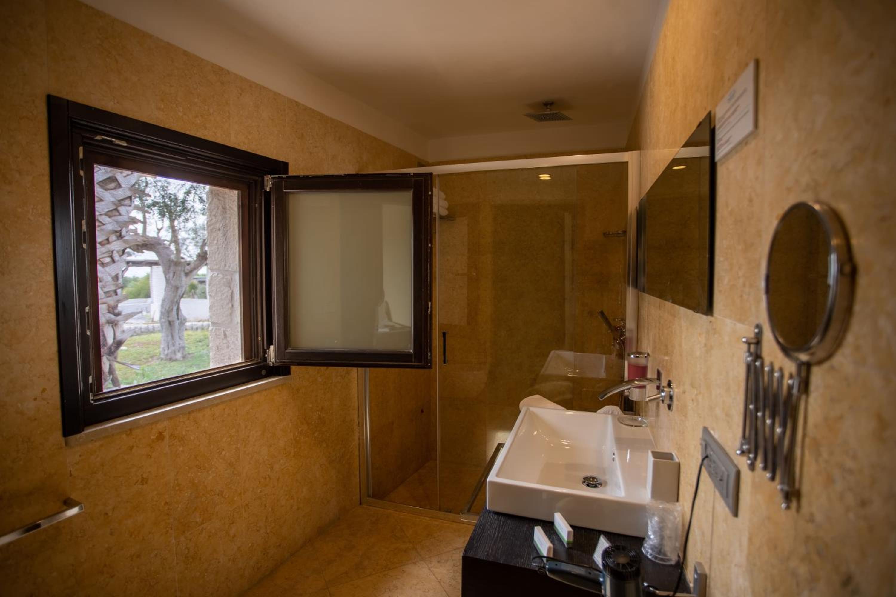 Deluxe Triple Room photo 3