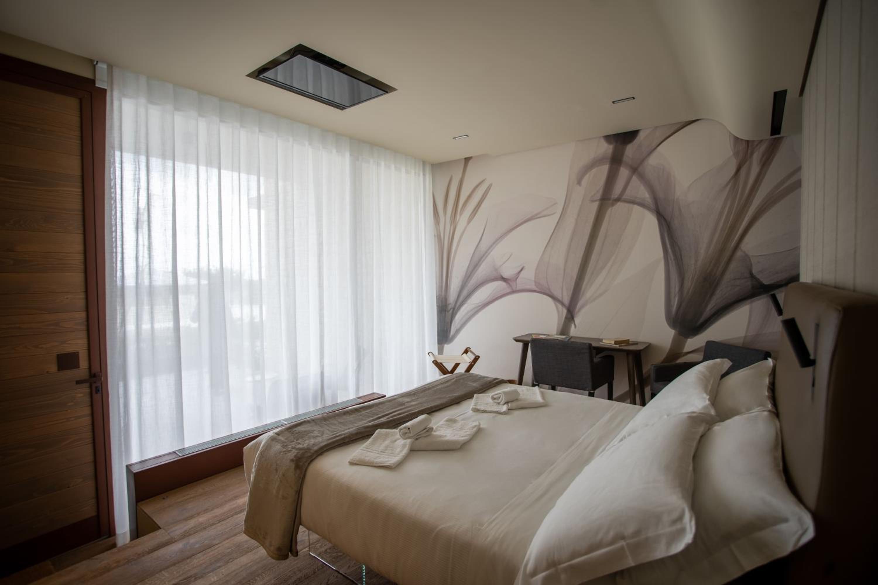 Deluxe Queen Room photo 2