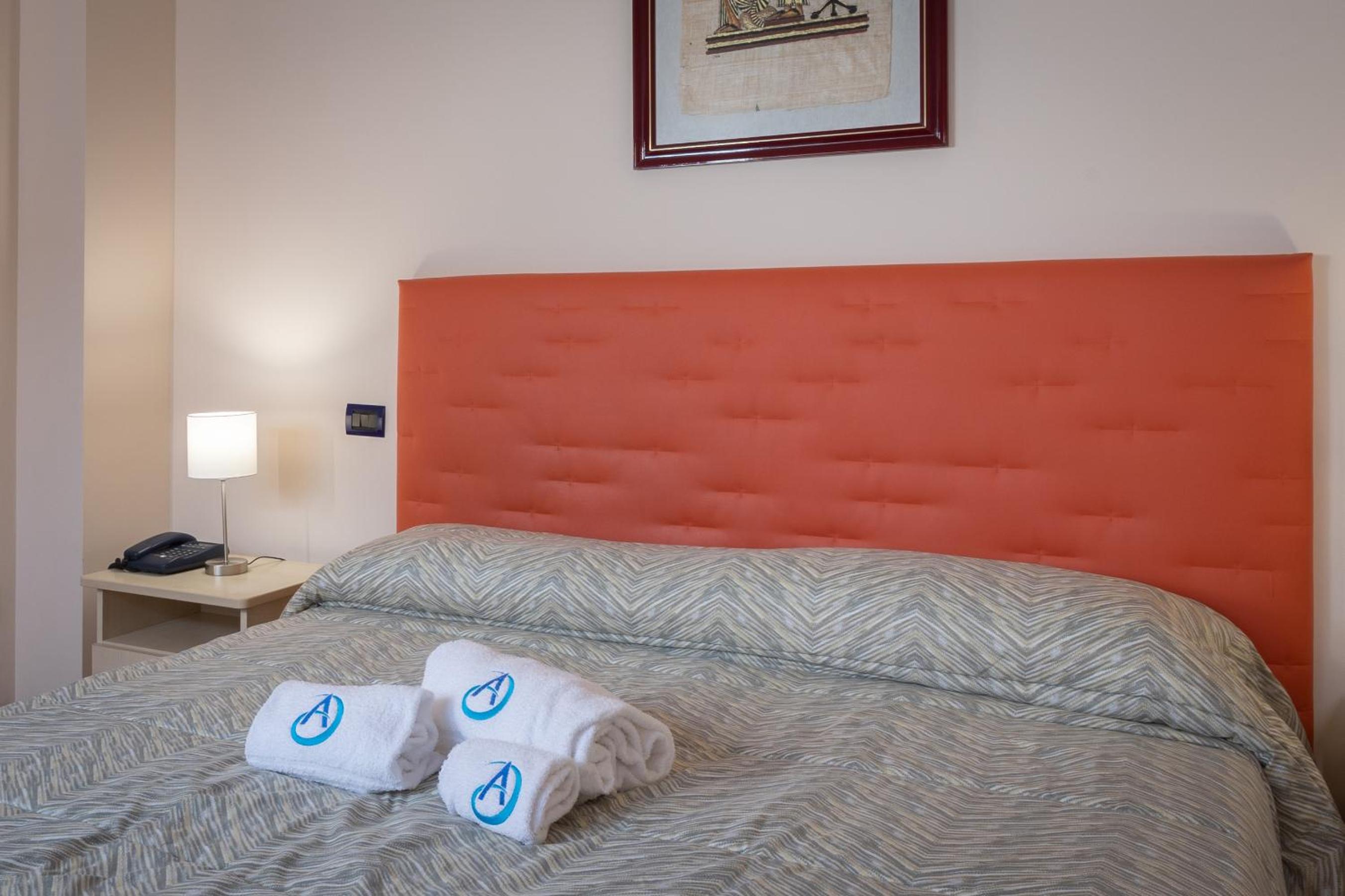 Economy Double Room photo 2