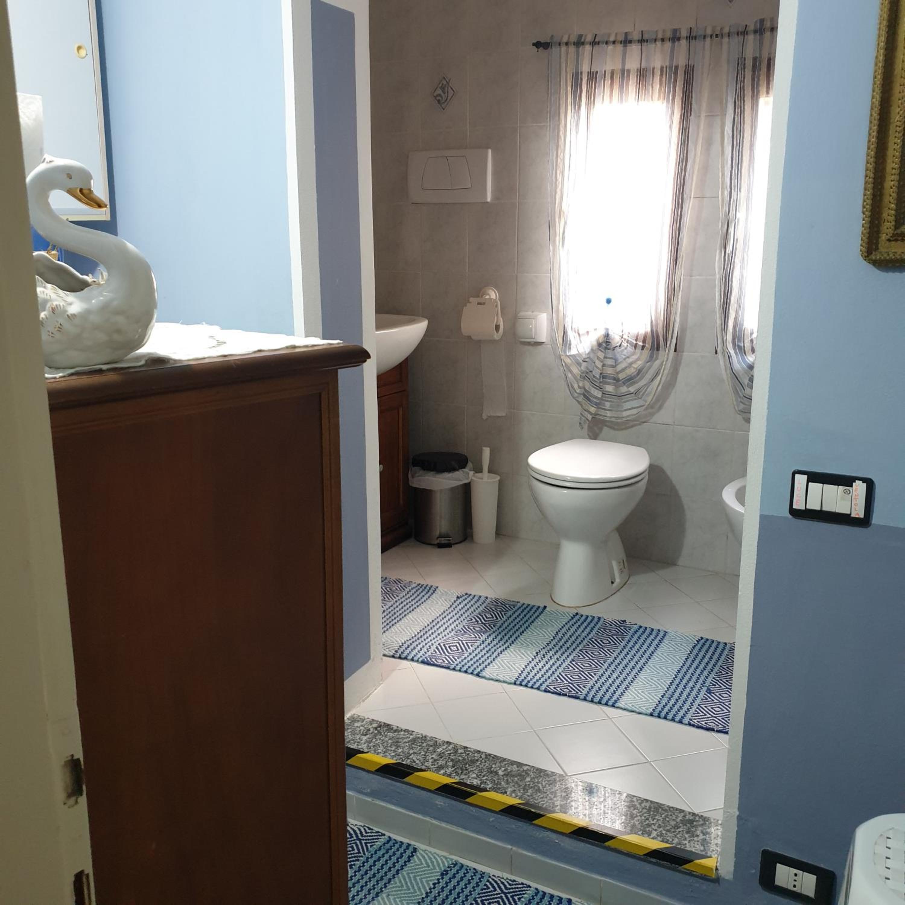 Double Room - Photo 12