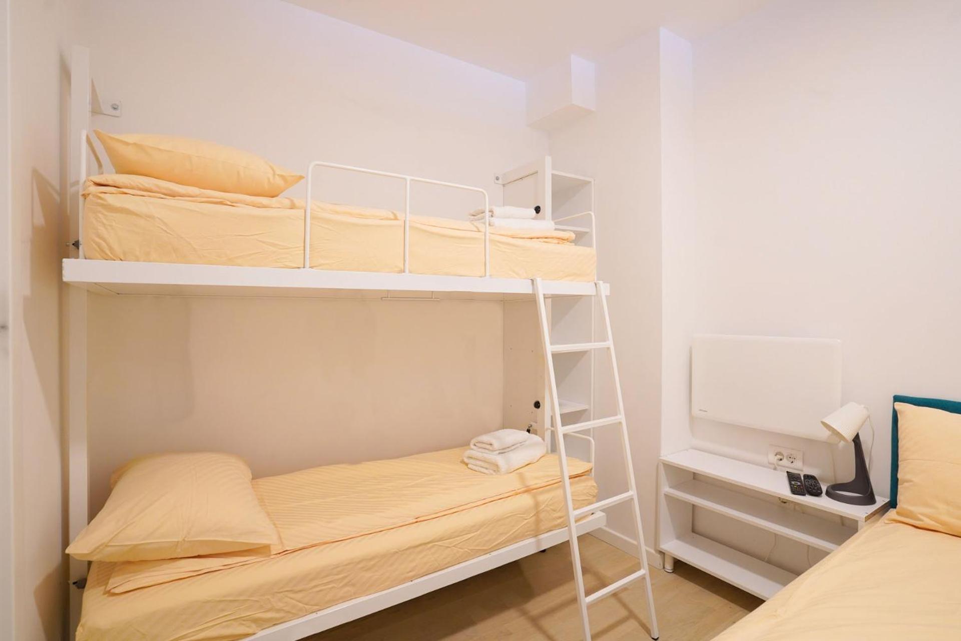 One-Bedroom Apartment photo 1