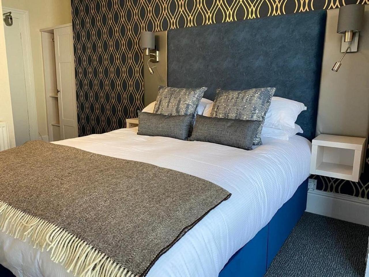 Large Double Room photo 1