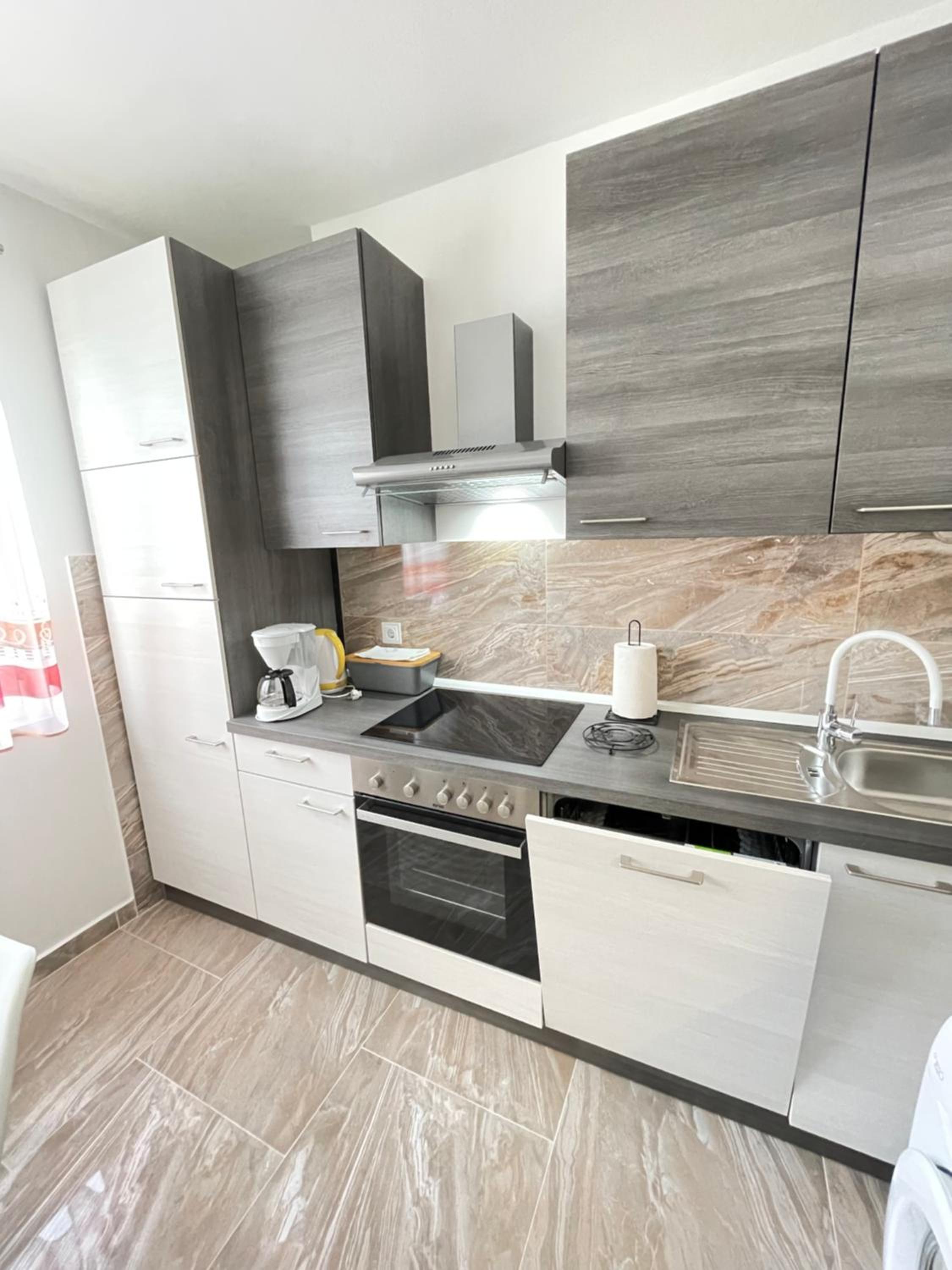 Apartment with Sea View - Photo 48