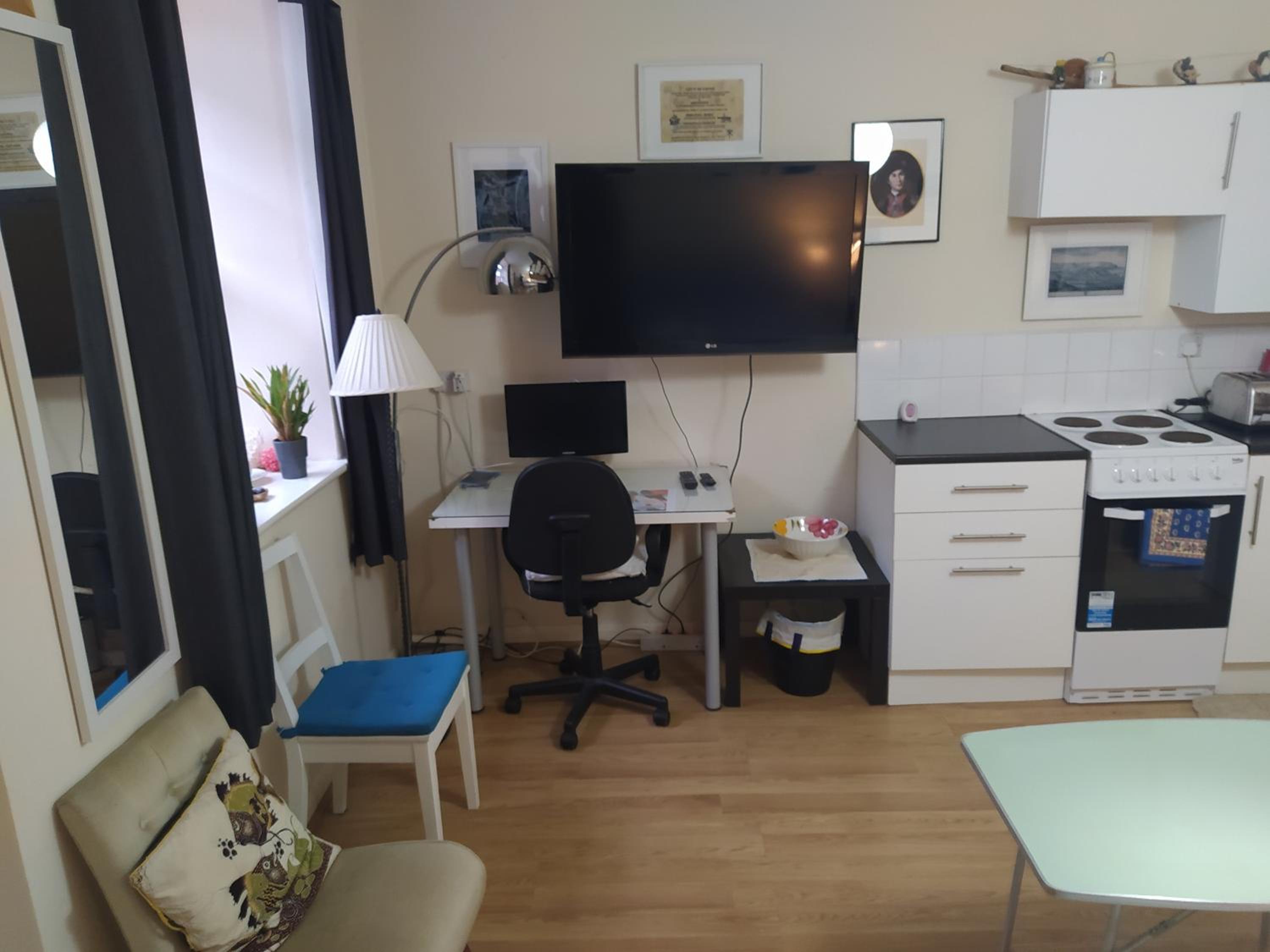 Studio Apartment photo 1