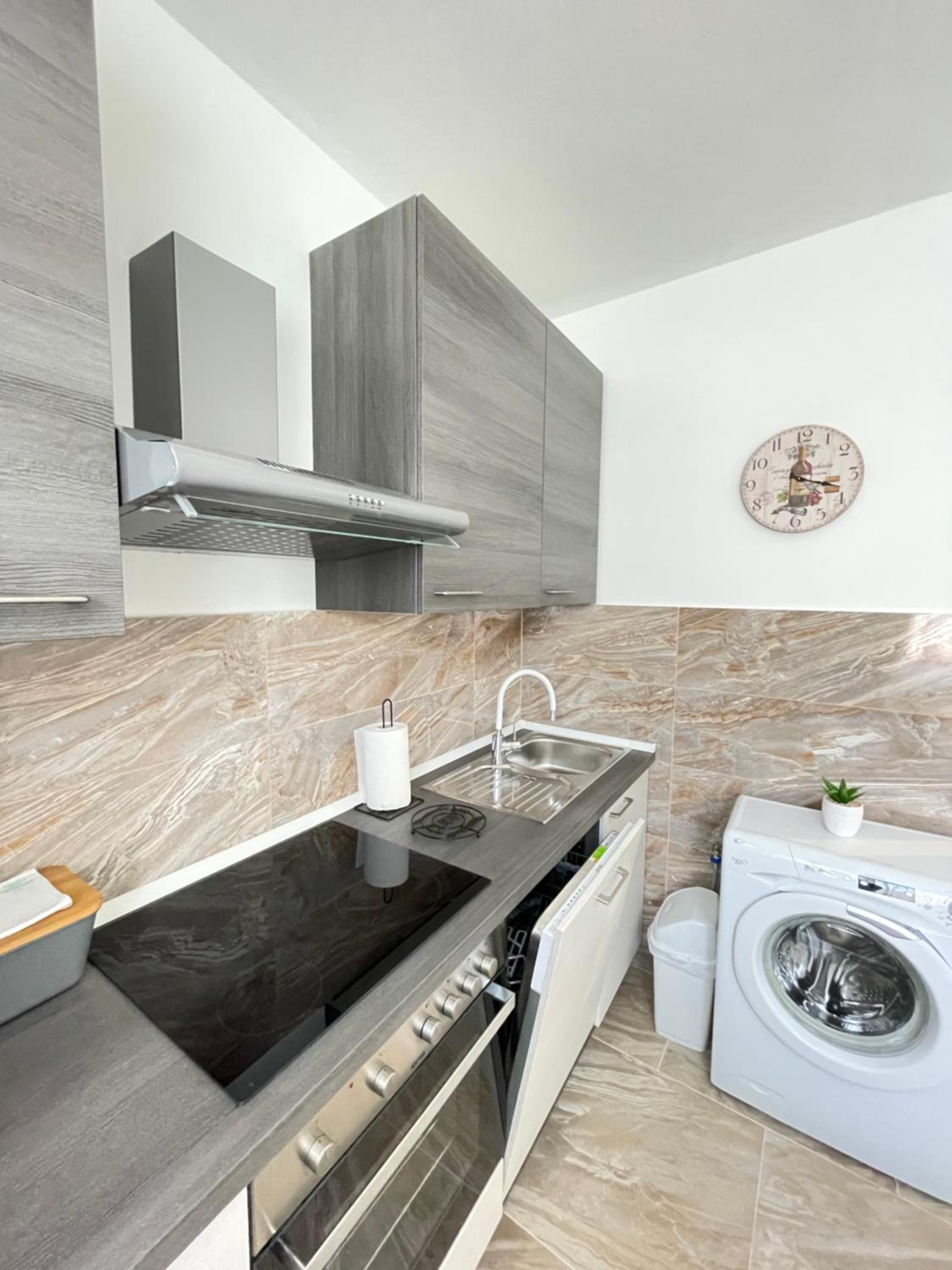 Apartment with Sea View - Photo 31