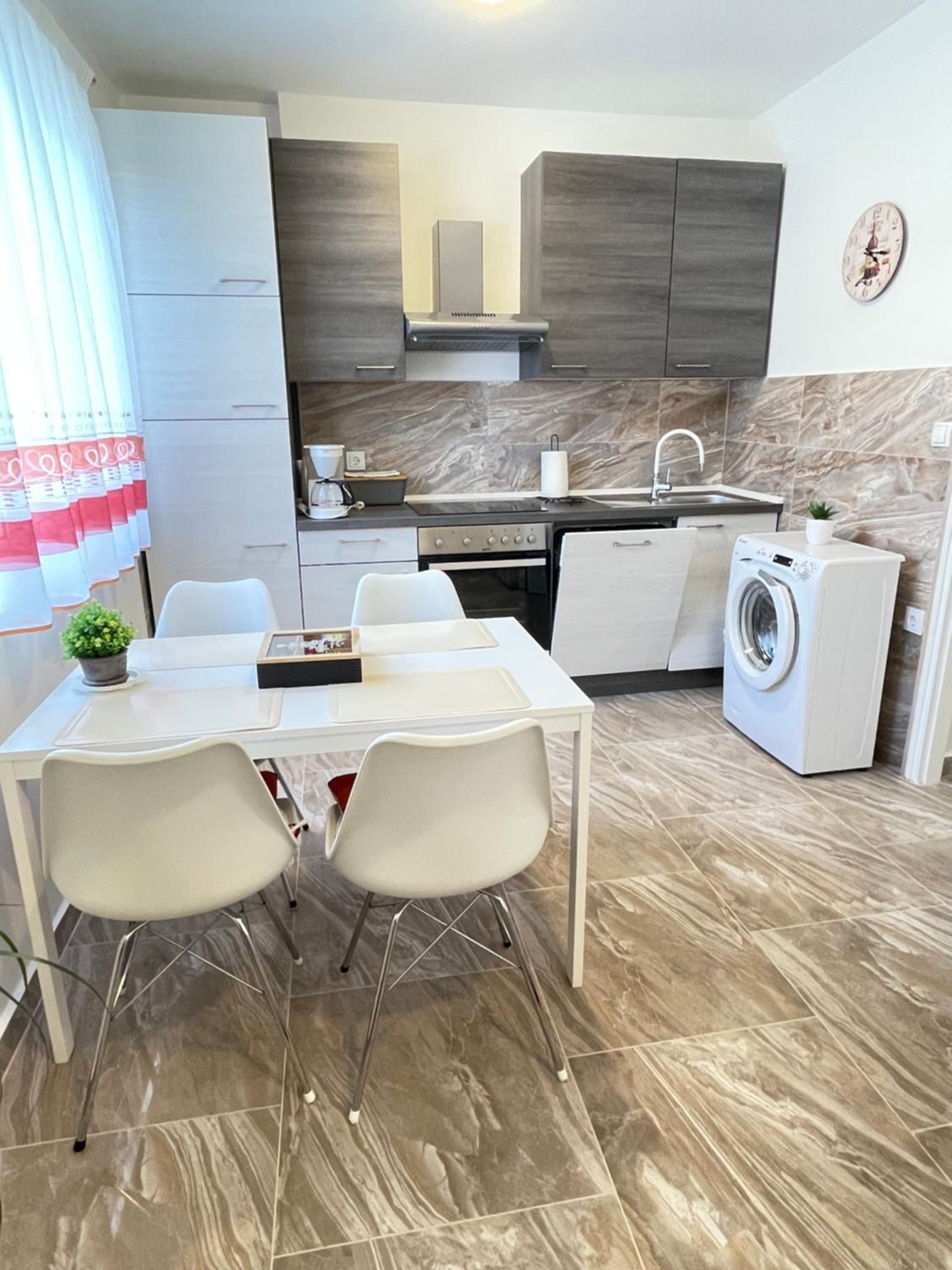 Apartment with Sea View - Photo 35