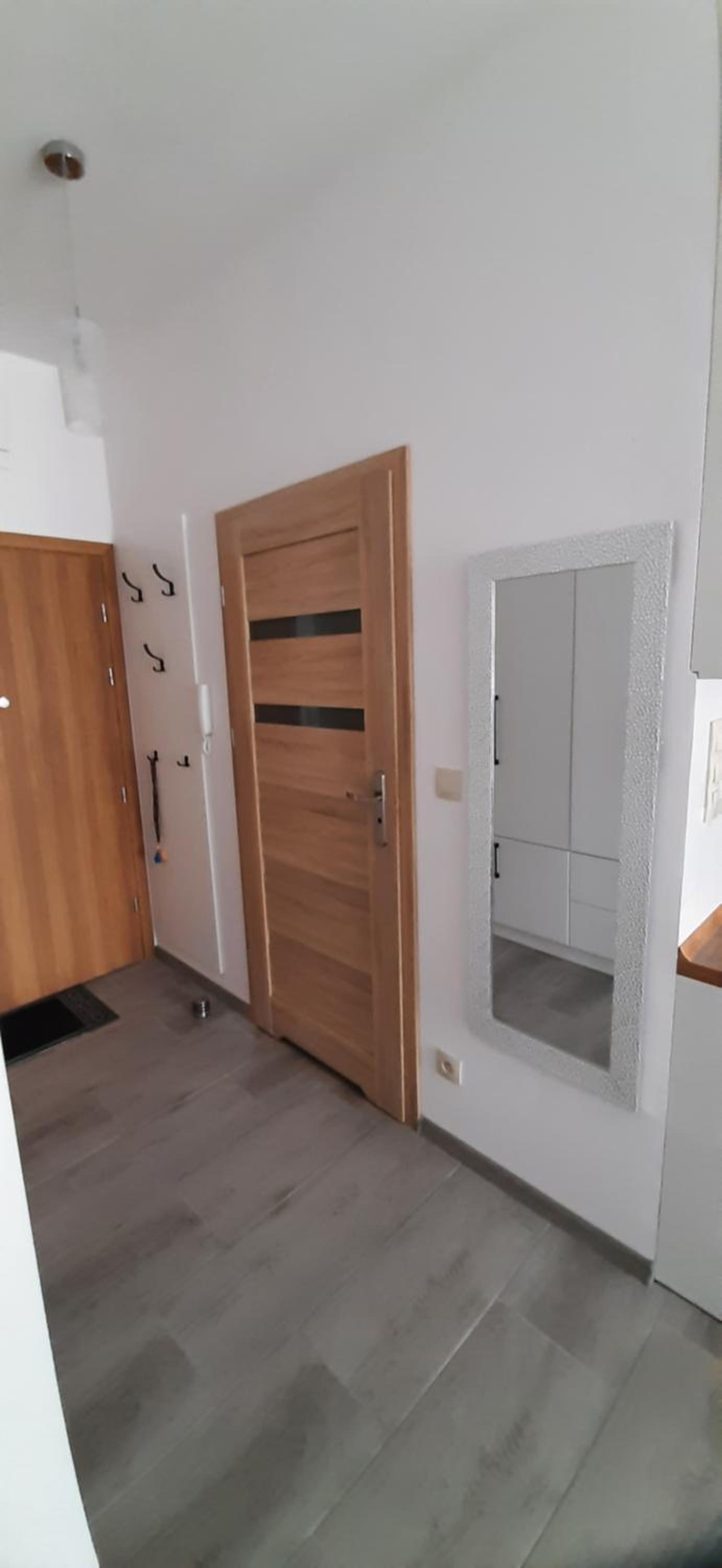 One-Bedroom Apartment - Photo 12