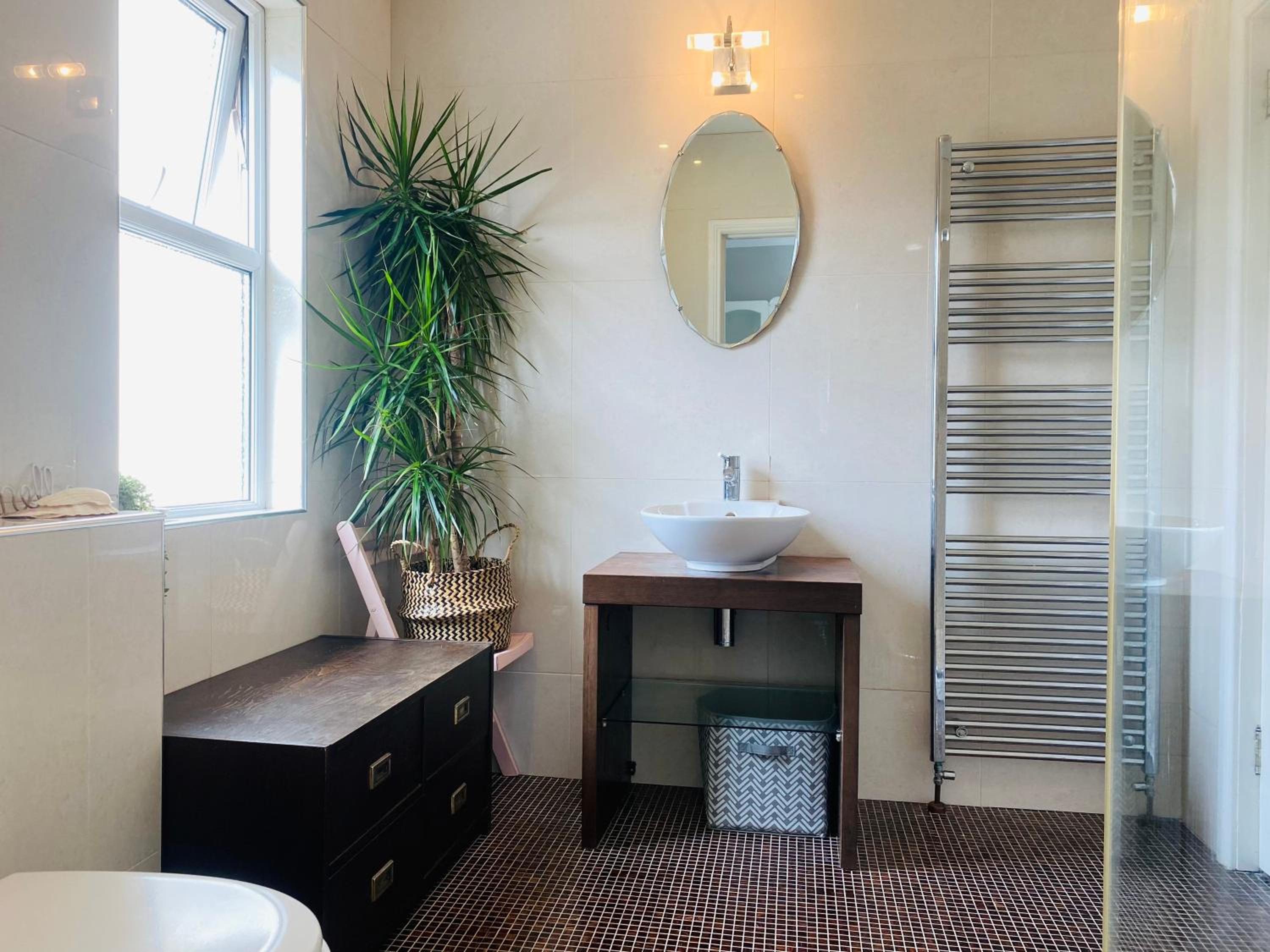 Double Room with Private Bathroom - Photo 4