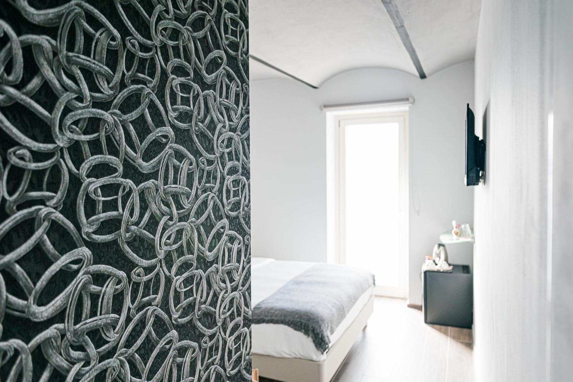 Double Room with Garden View - Photo 2