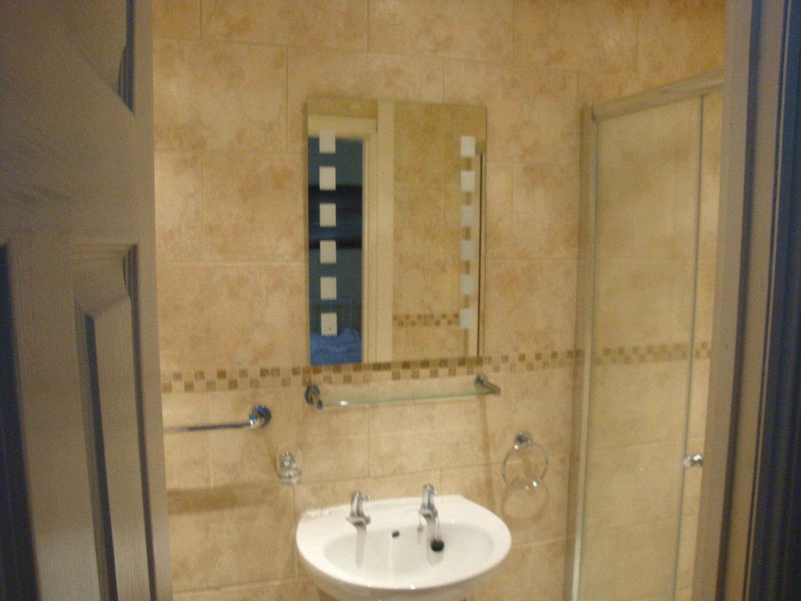 Double Room - Photo 4