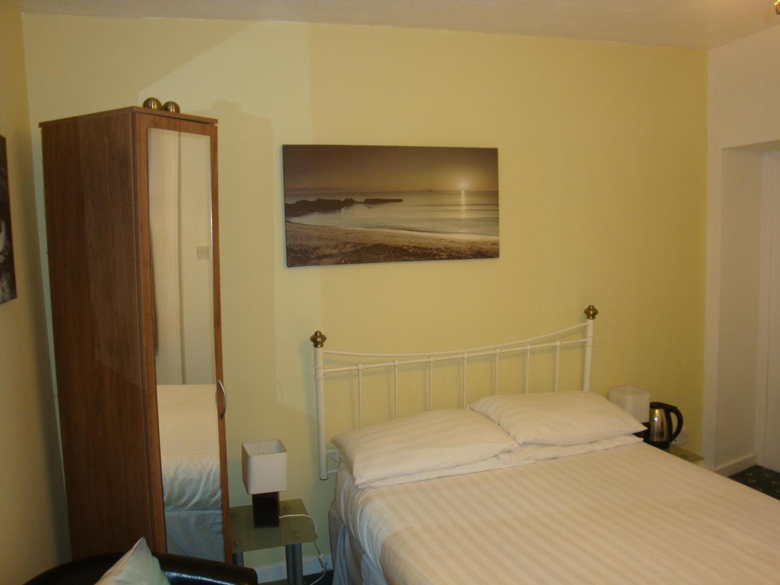 Double Room - Photo 10