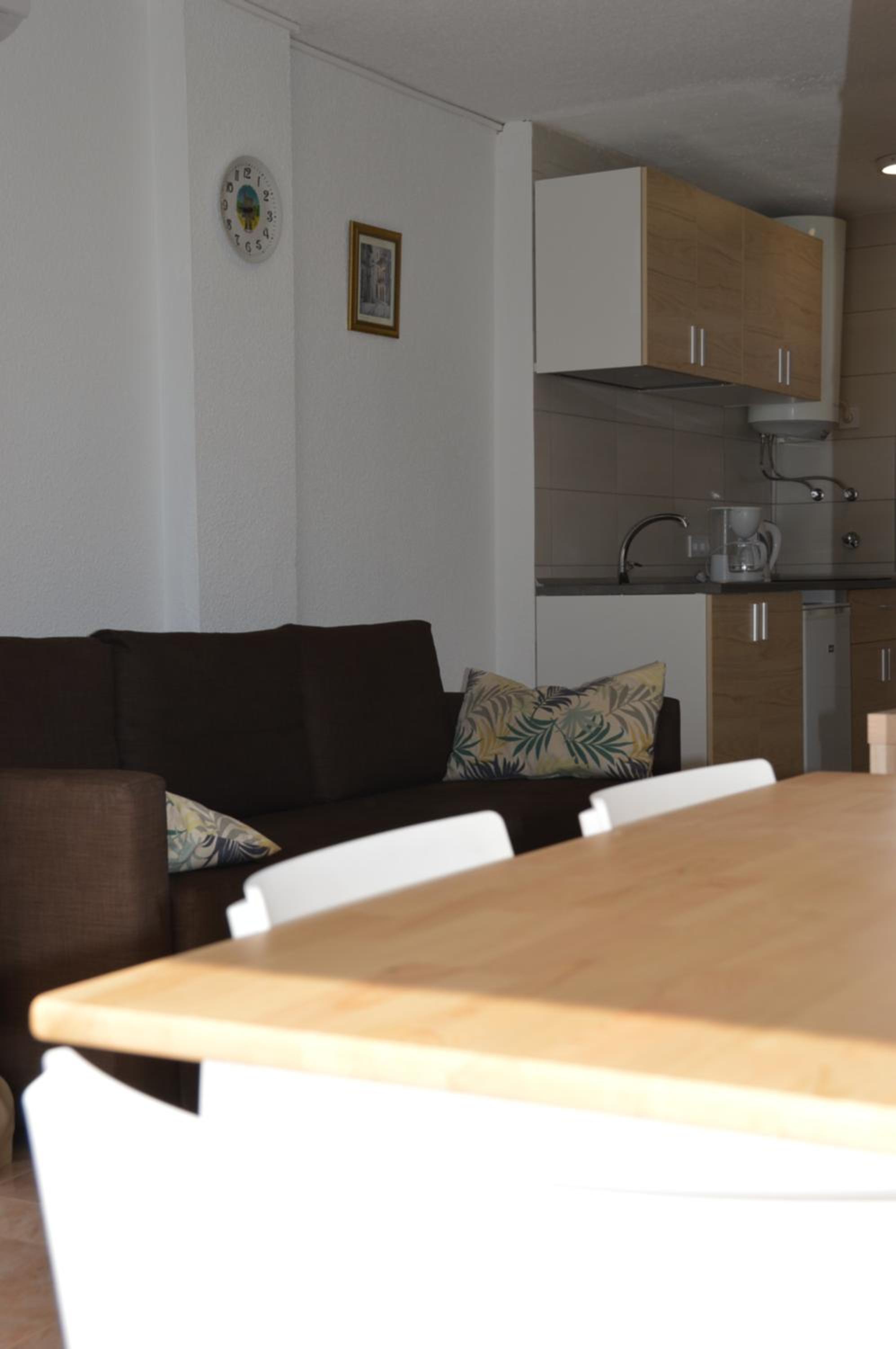 Apartment with Sea View - Photo 7