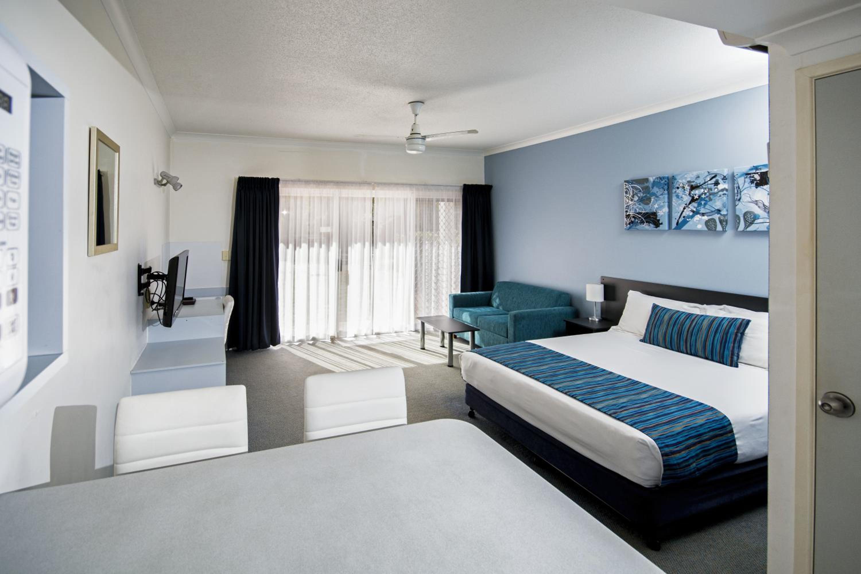 Suite with Spa Bath photo 1
