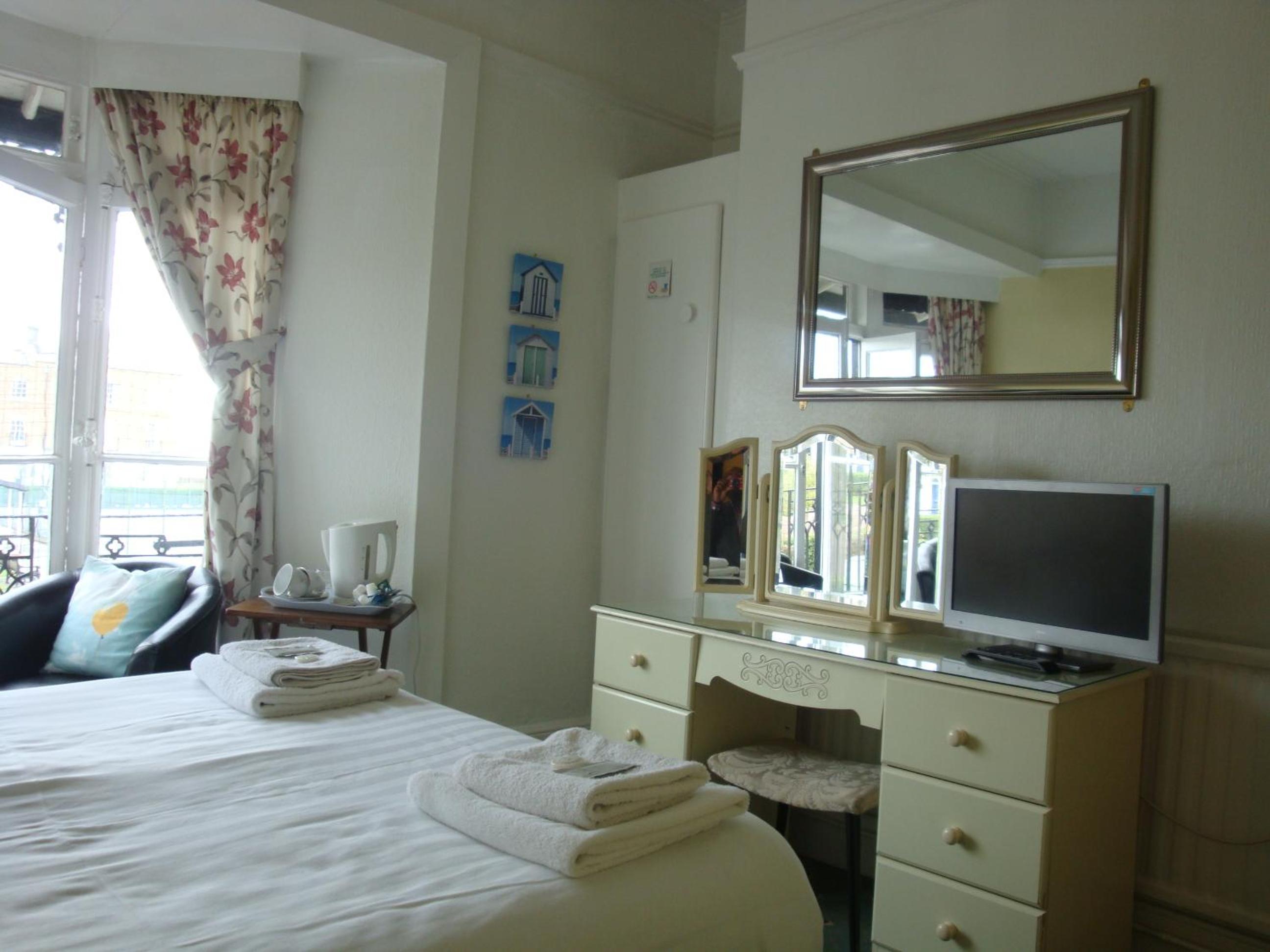 Double Room - Photo 2