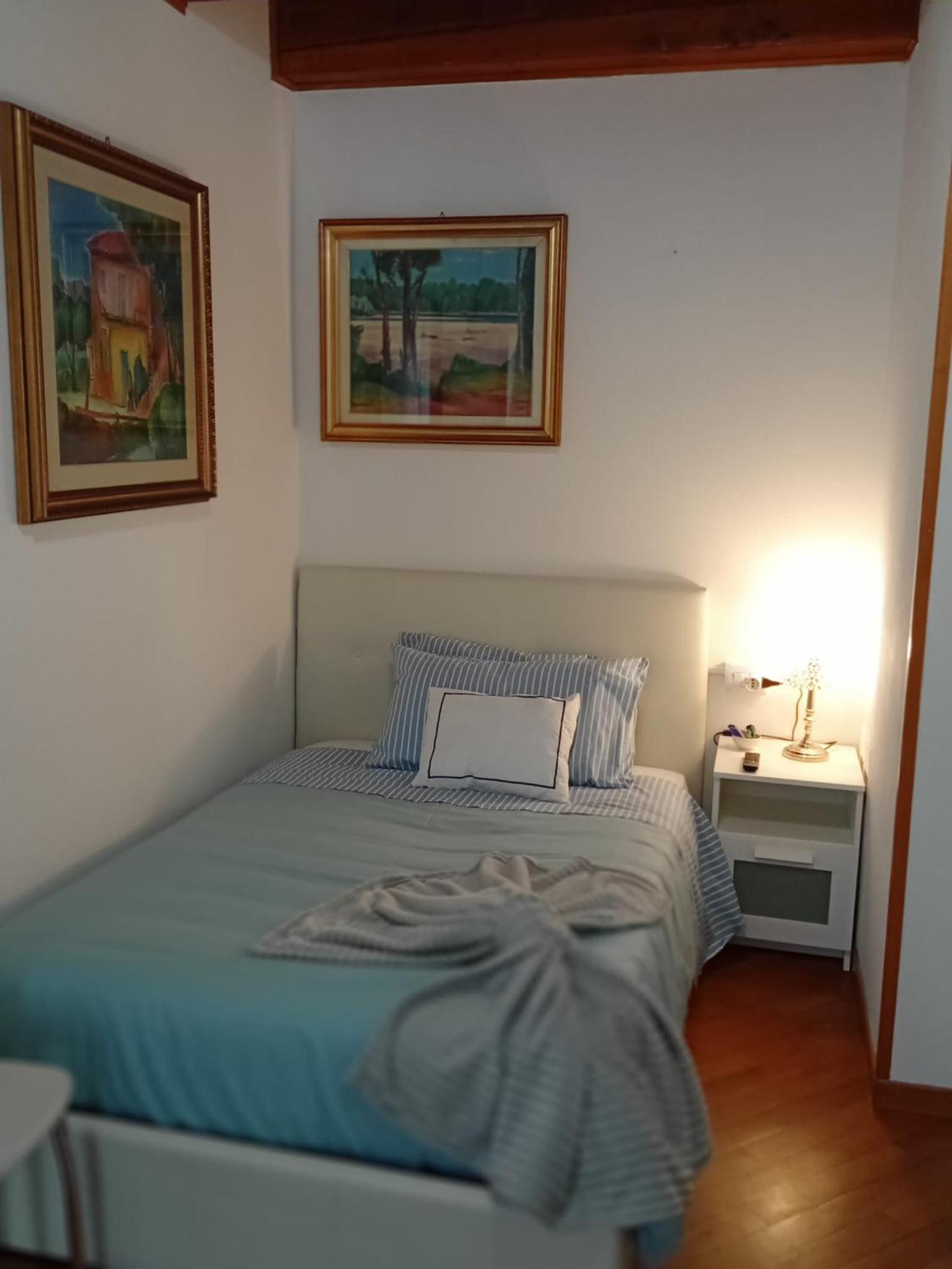Deluxe Single Room with Balcony photo 1