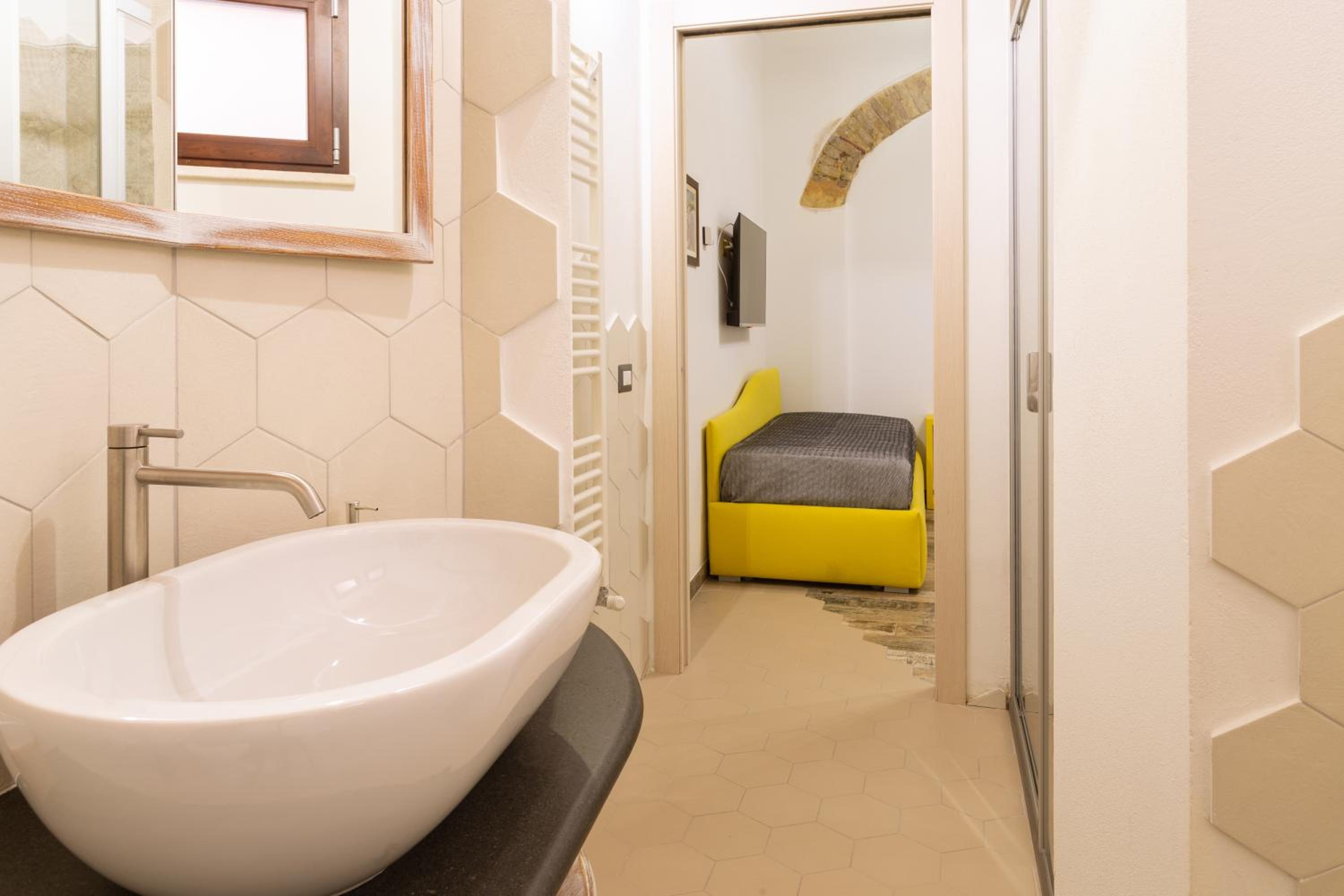 Standard Triple Room photo 2