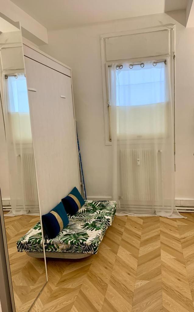 One-Bedroom Apartment photo 2