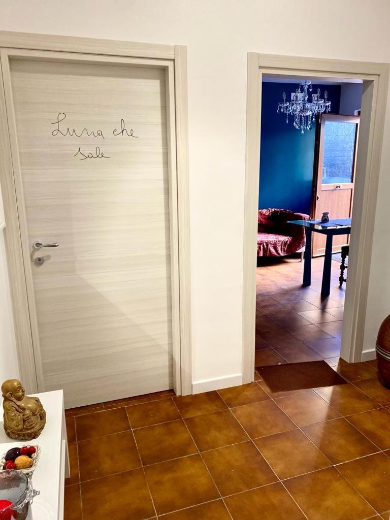 Double Room with Private Bathroom - Photo 2