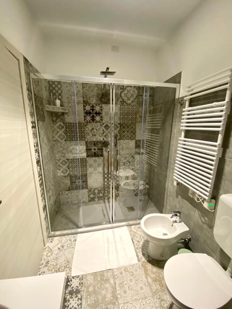 Double Room with Private Bathroom - Photo 3
