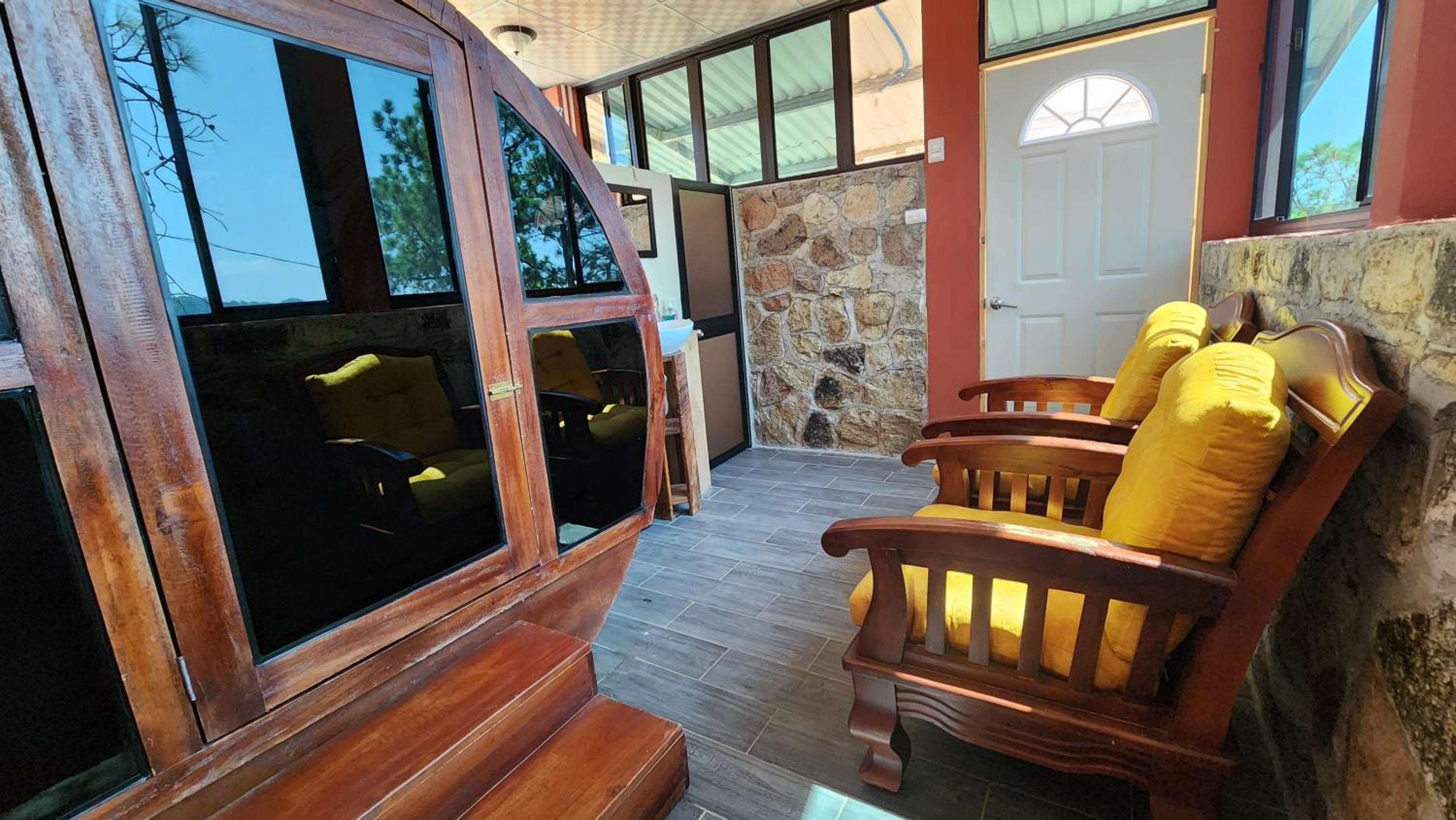 Deluxe Bungalow photo 2
