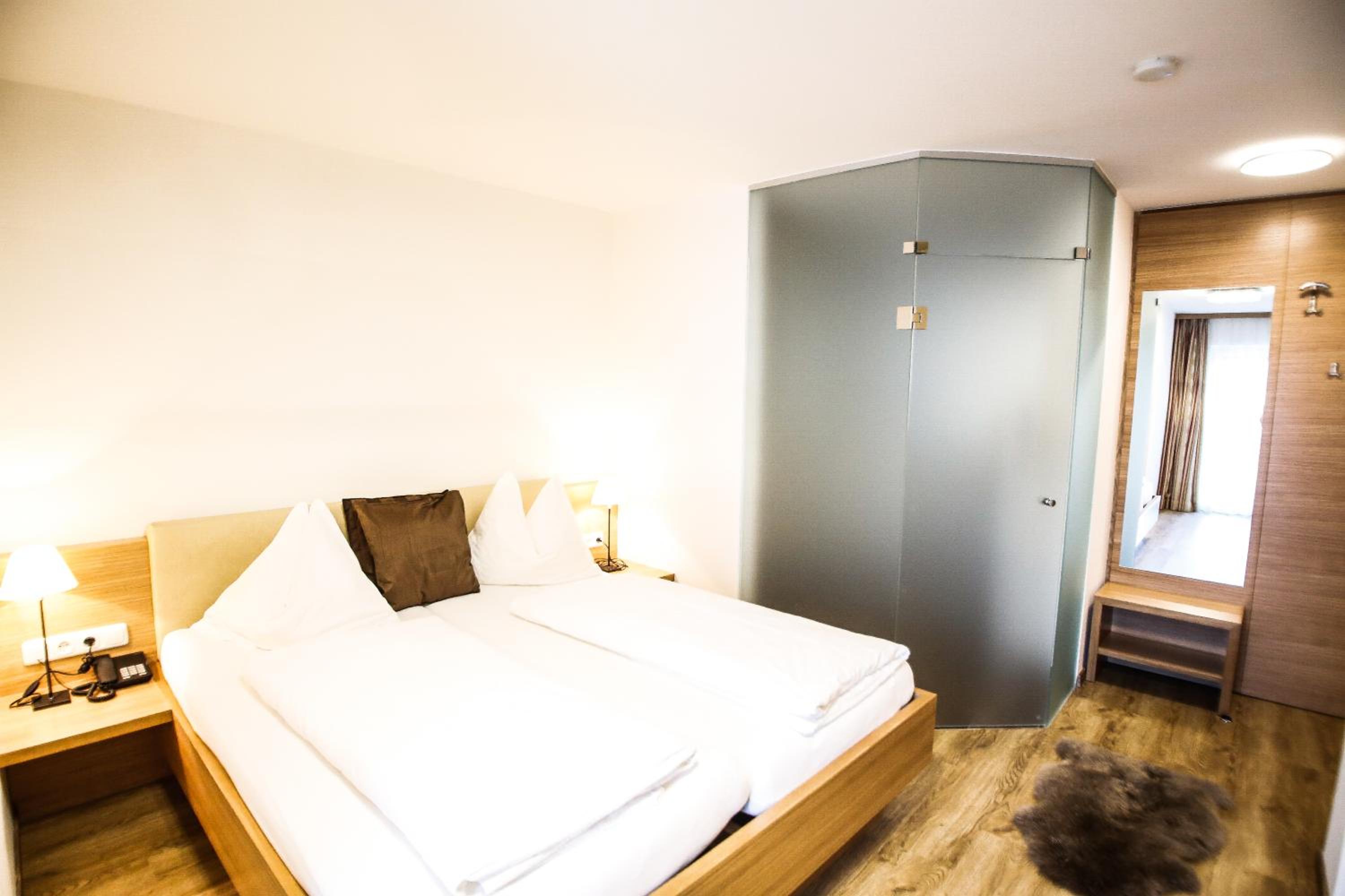 Double Room with Balcony photo 3