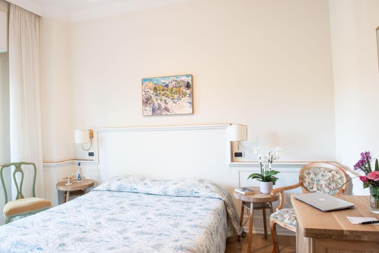 Classic Double Room - Photo 5