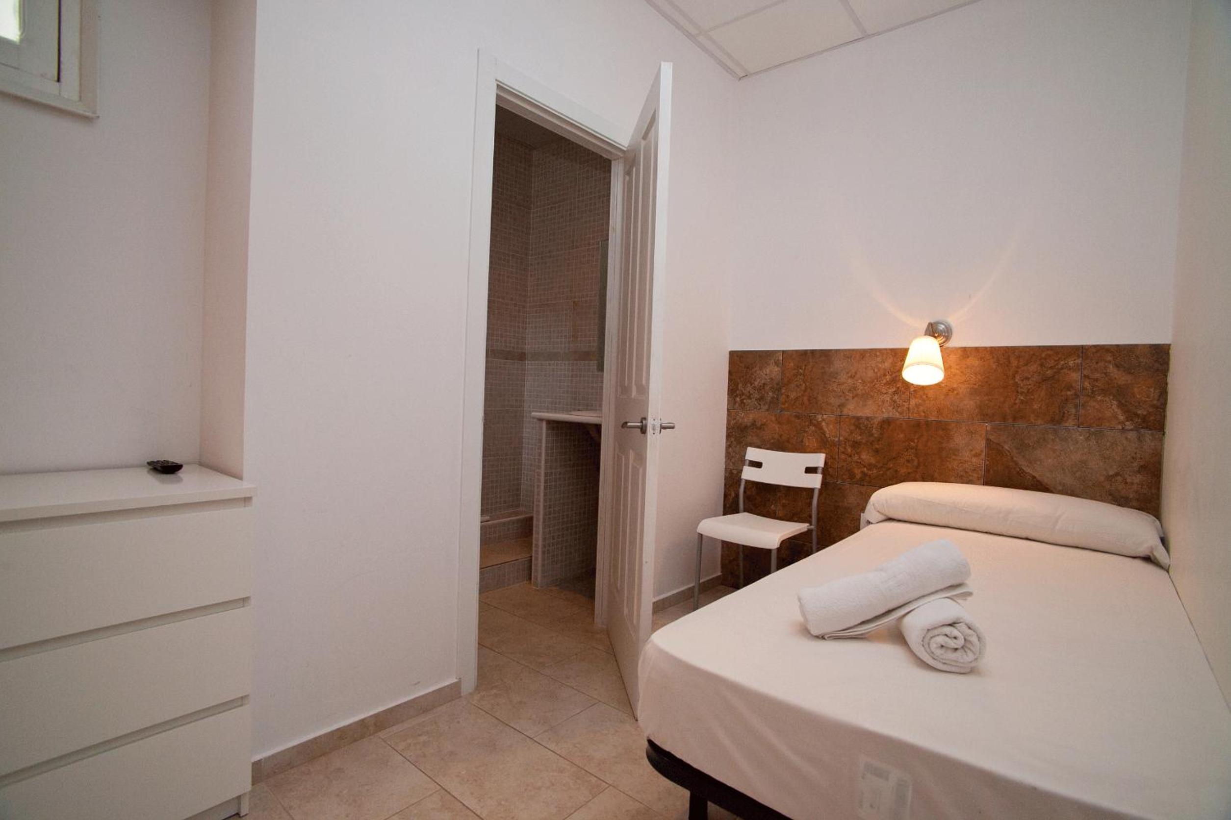 Economy Double or Twin Room photo 3