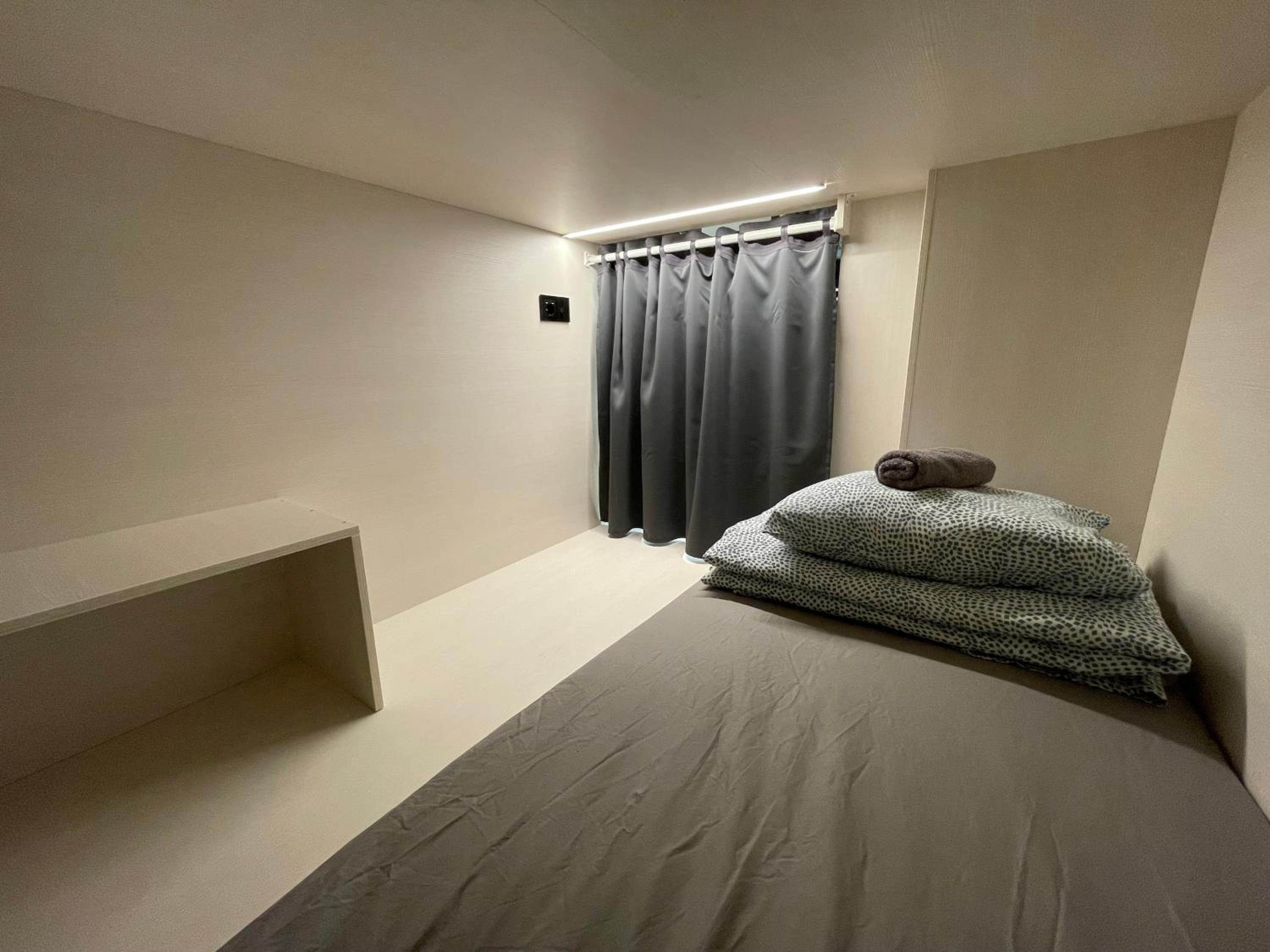 Large Single Bed Cabin in Dormitory Room photo 1