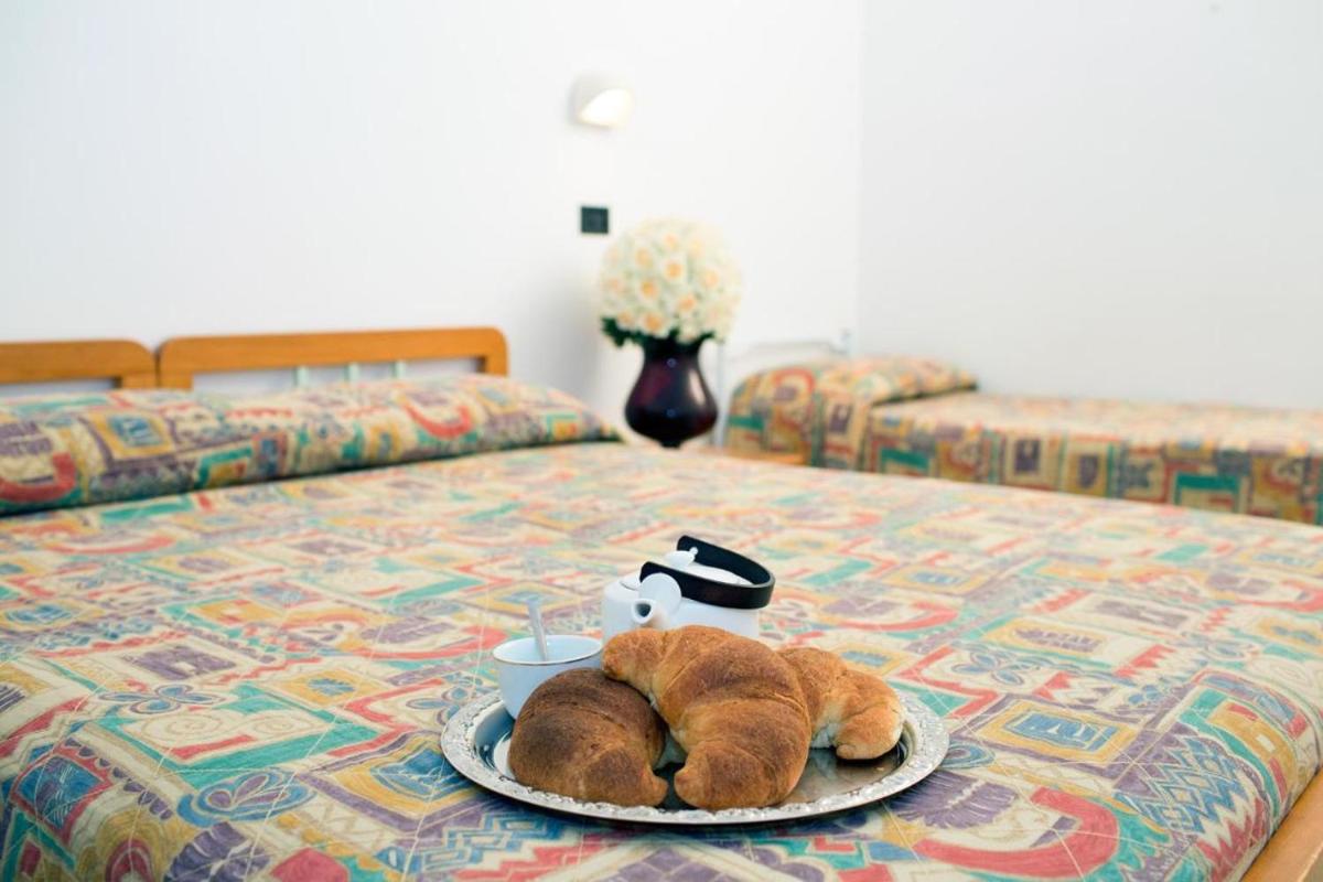 Double or Twin Room photo 2