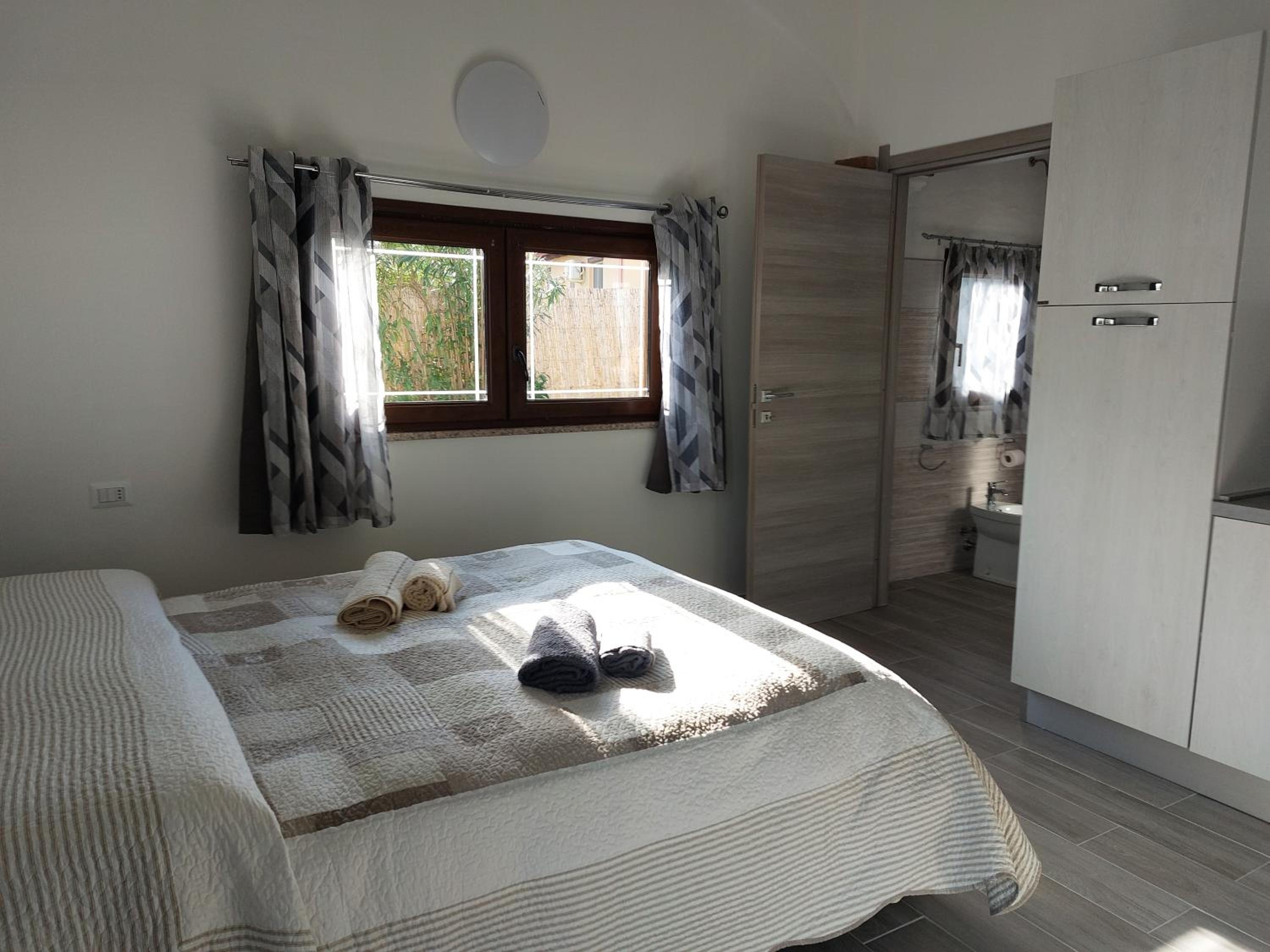 Studio Apartment photo 1