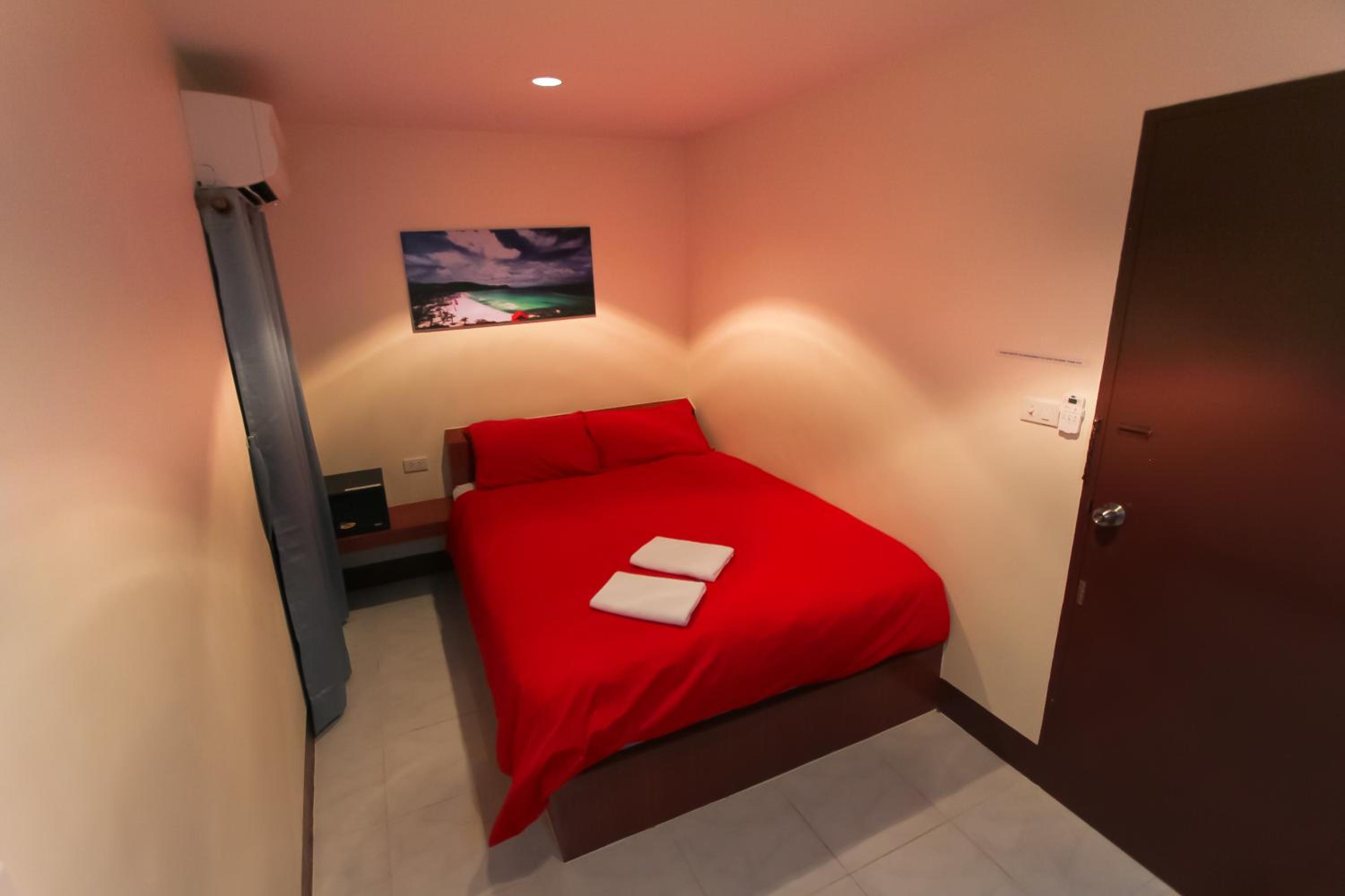 Budget Double Room - Photo 4