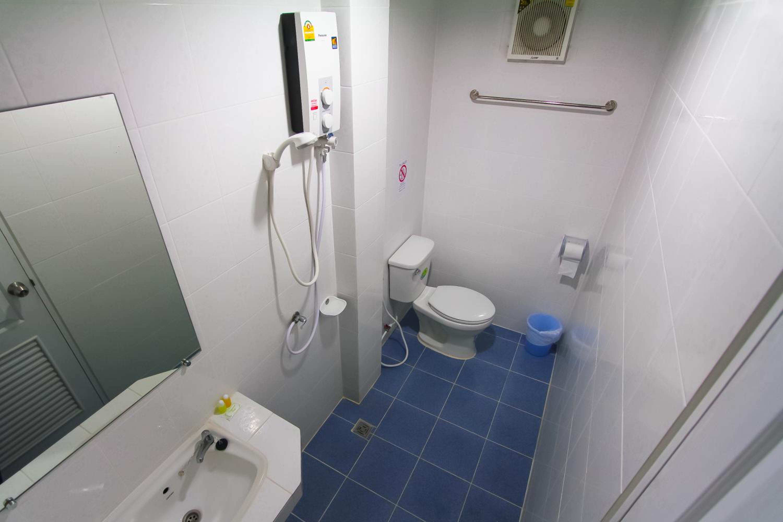 Budget Double Room - Photo 2