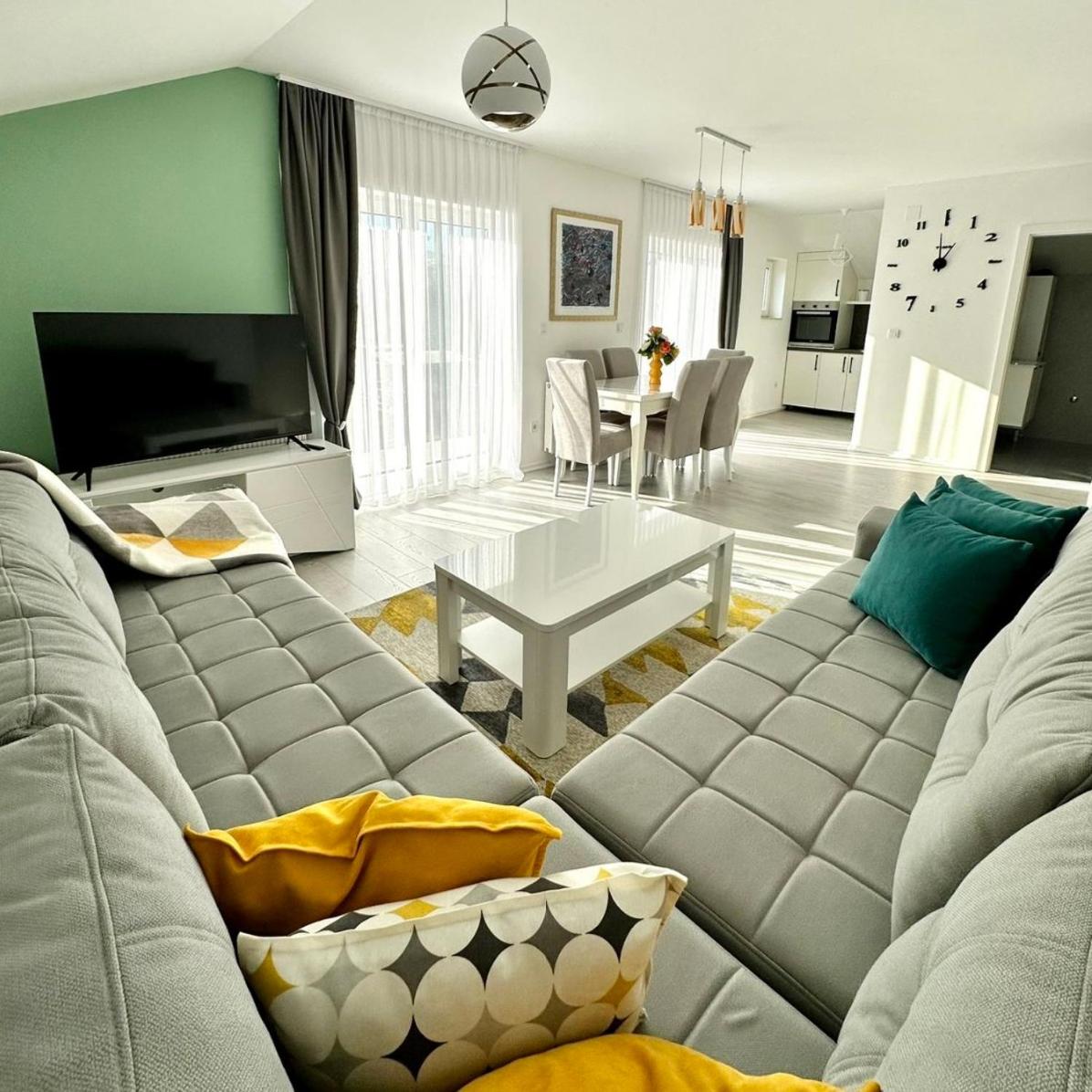 Superior Apartment photo 1