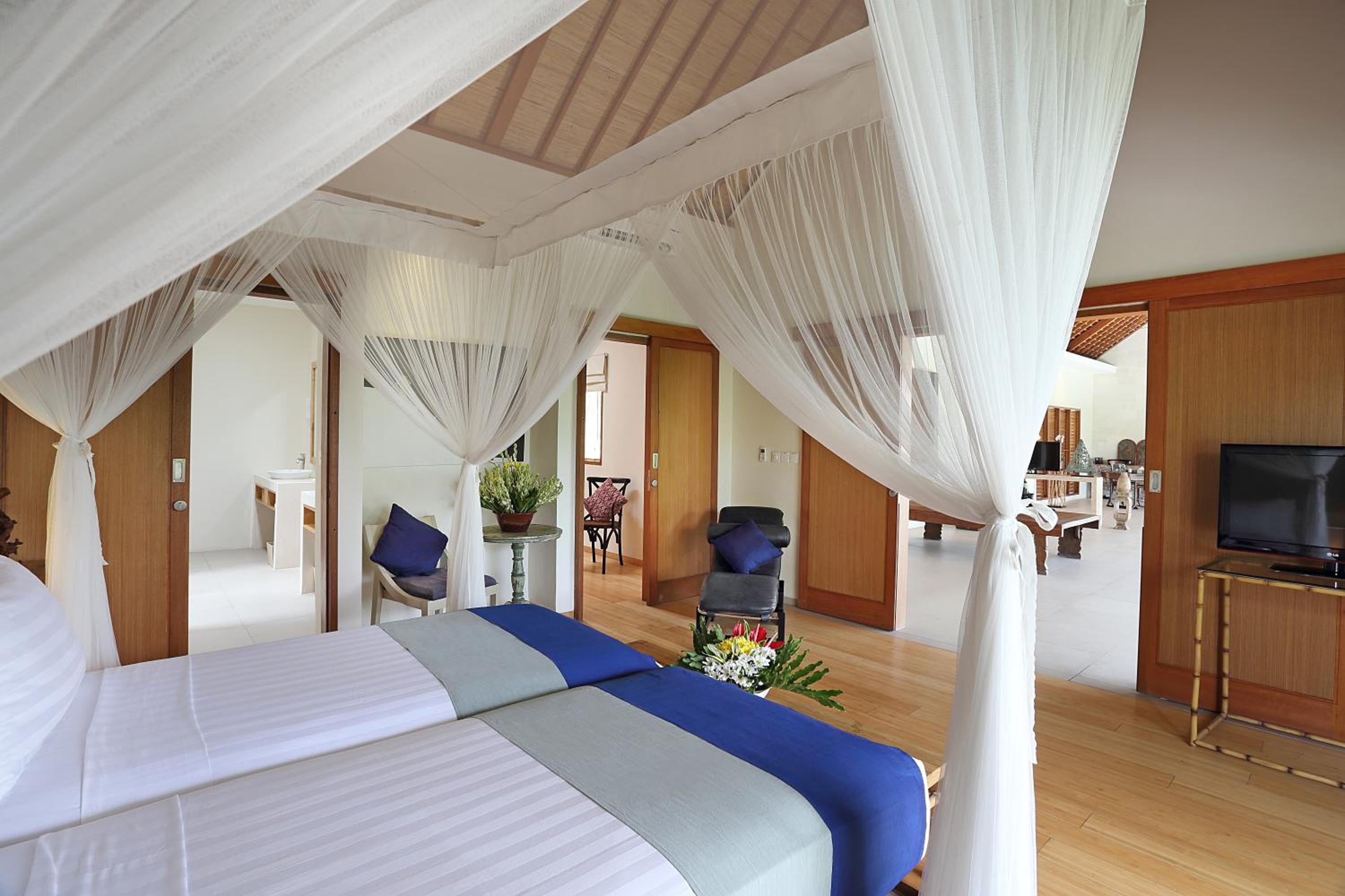 Four-Bedroom Villa with Private Pool thumbnail 5