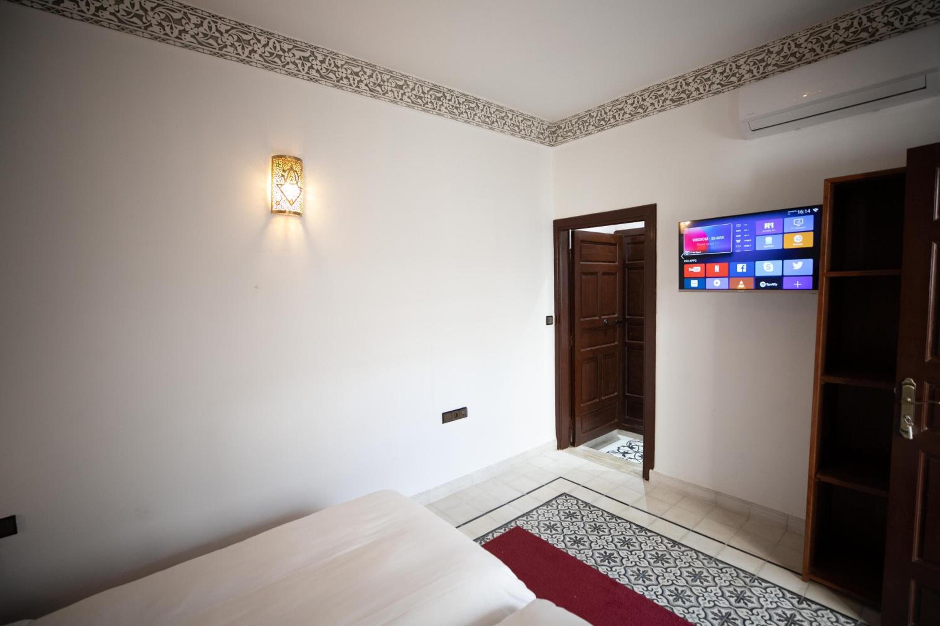 Superior Double or Twin Room - Photo 10