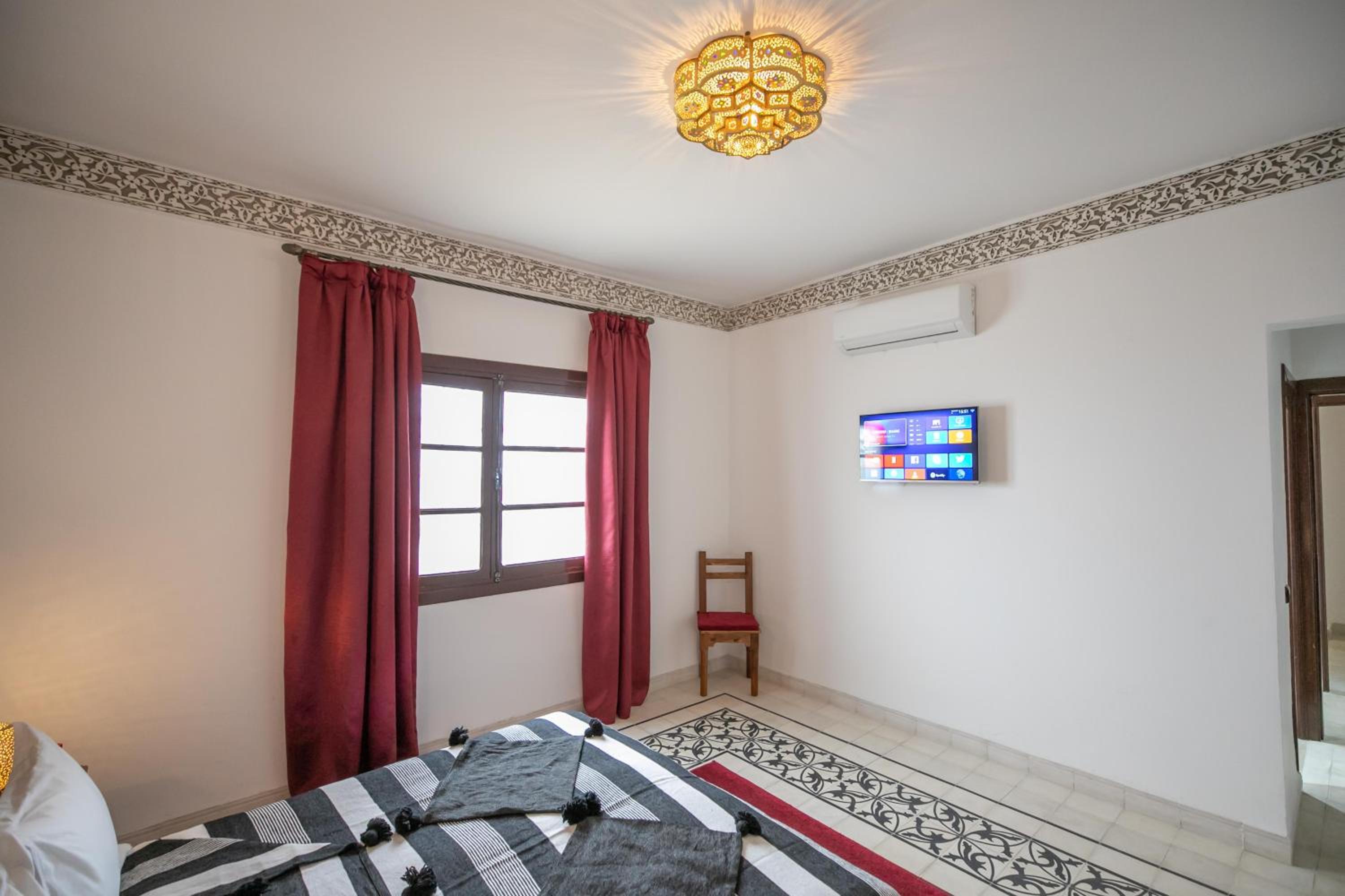 Superior Double or Twin Room - Photo 8