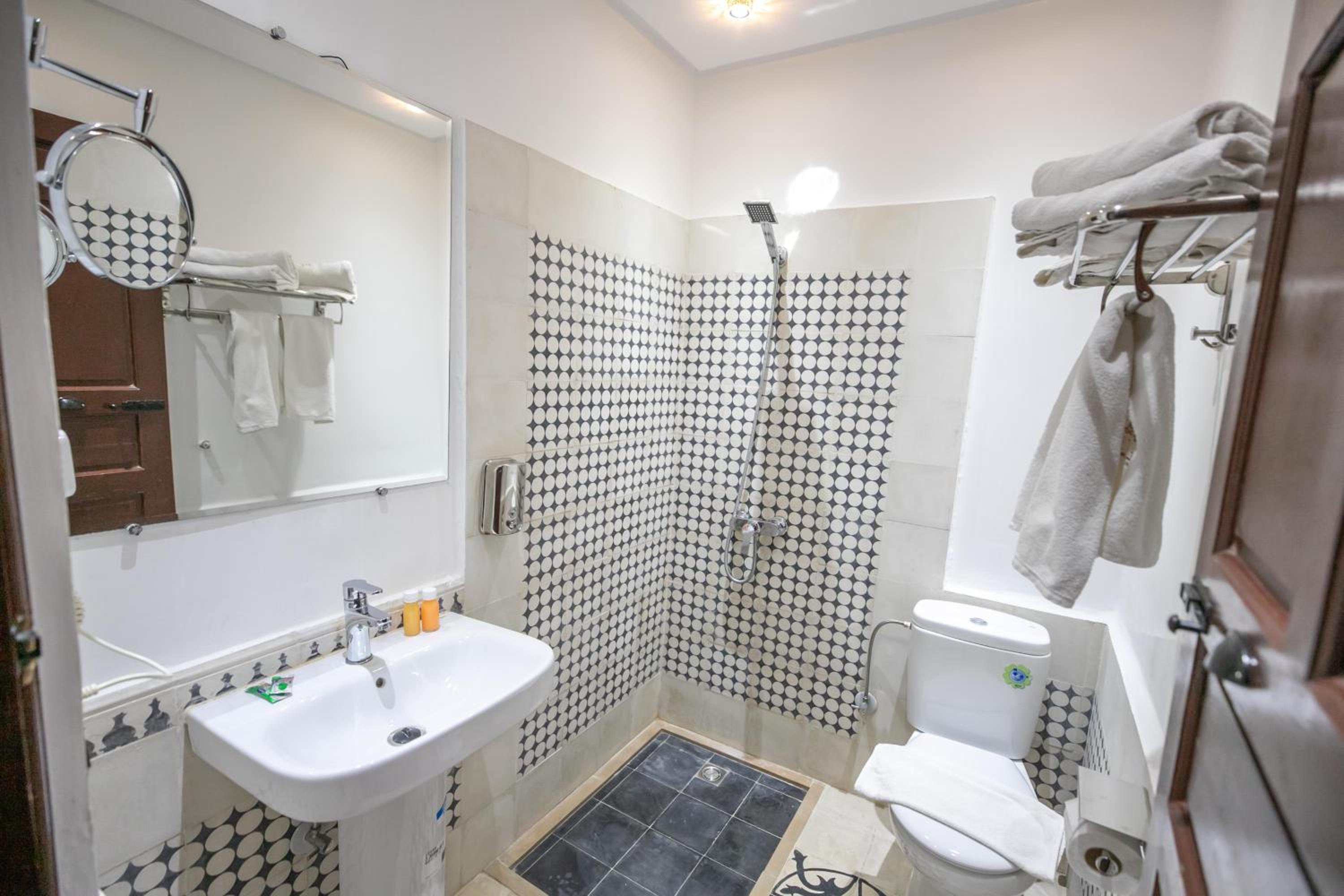 Superior Double or Twin Room - Photo 4