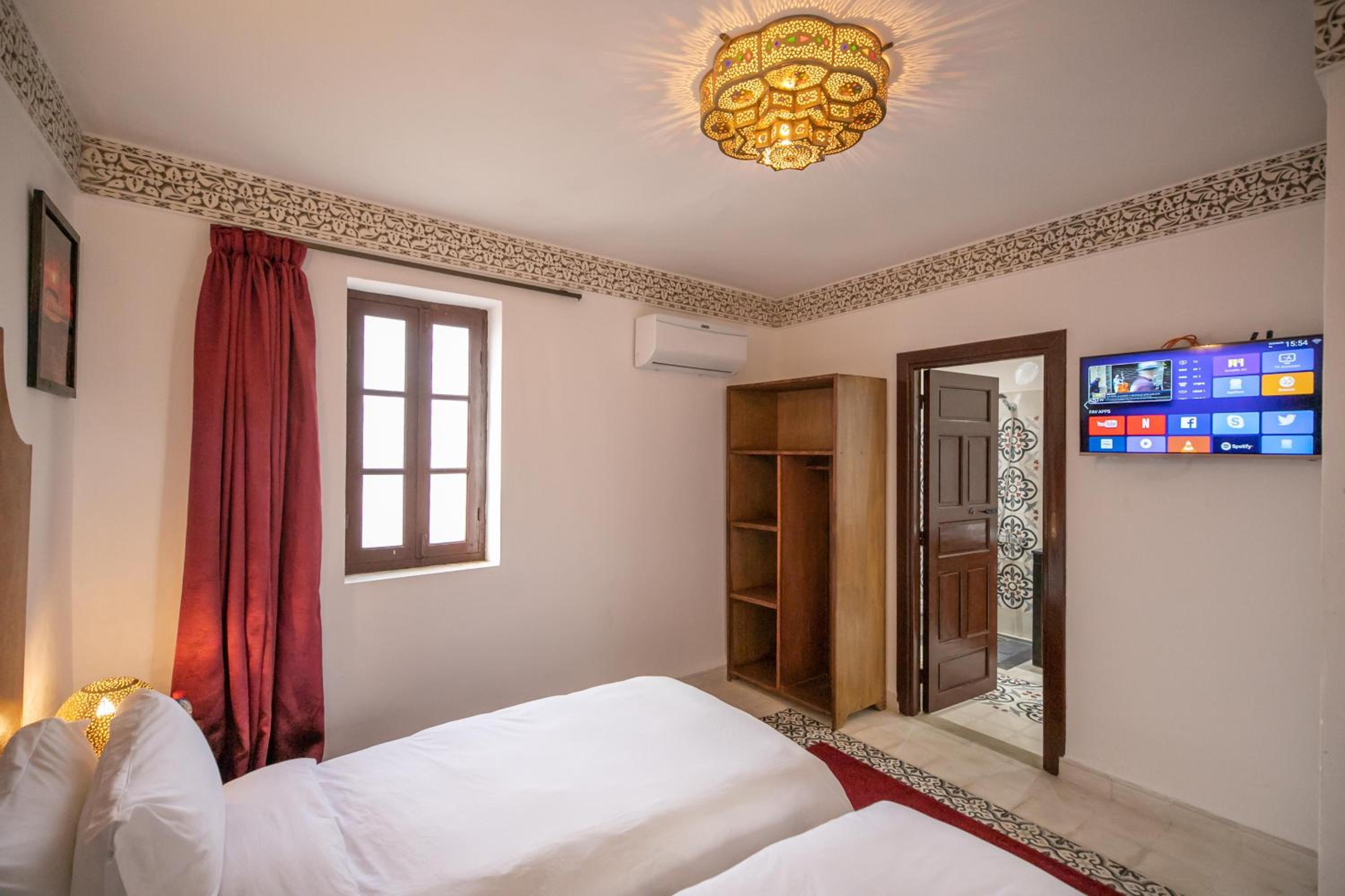 Standard Double or Twin Room - Photo 2